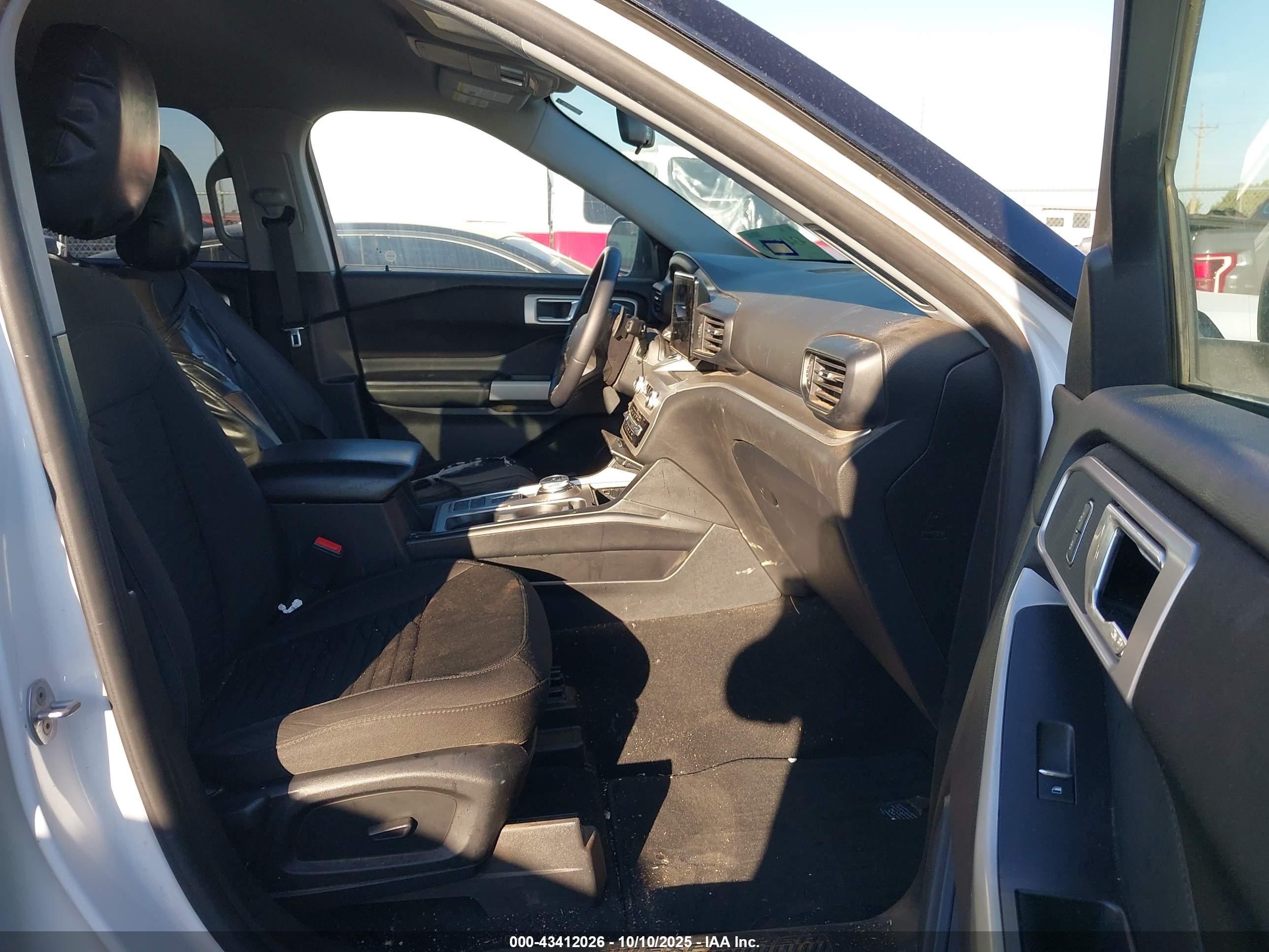 FORD EXPLORER image 5