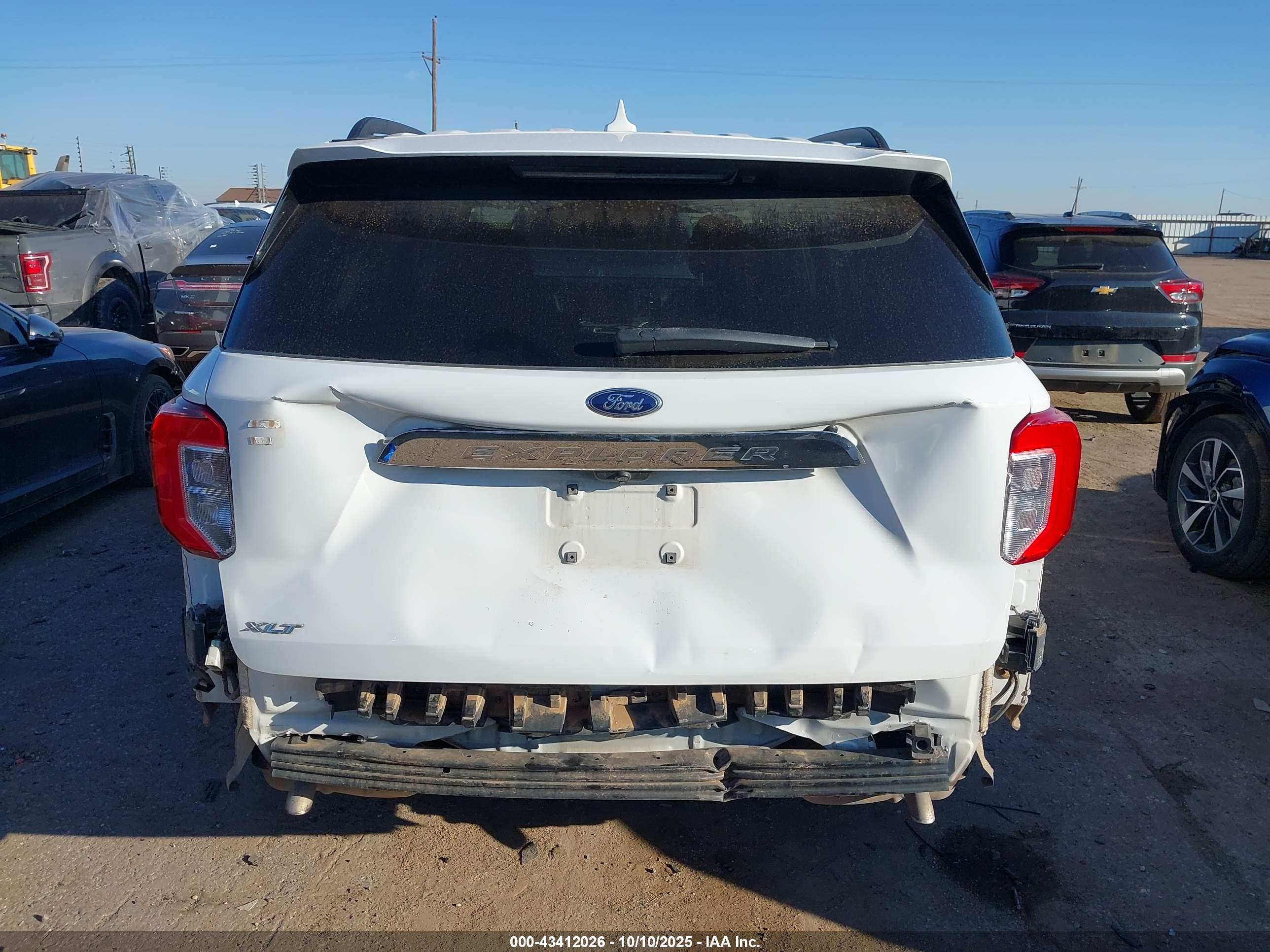FORD EXPLORER image 6