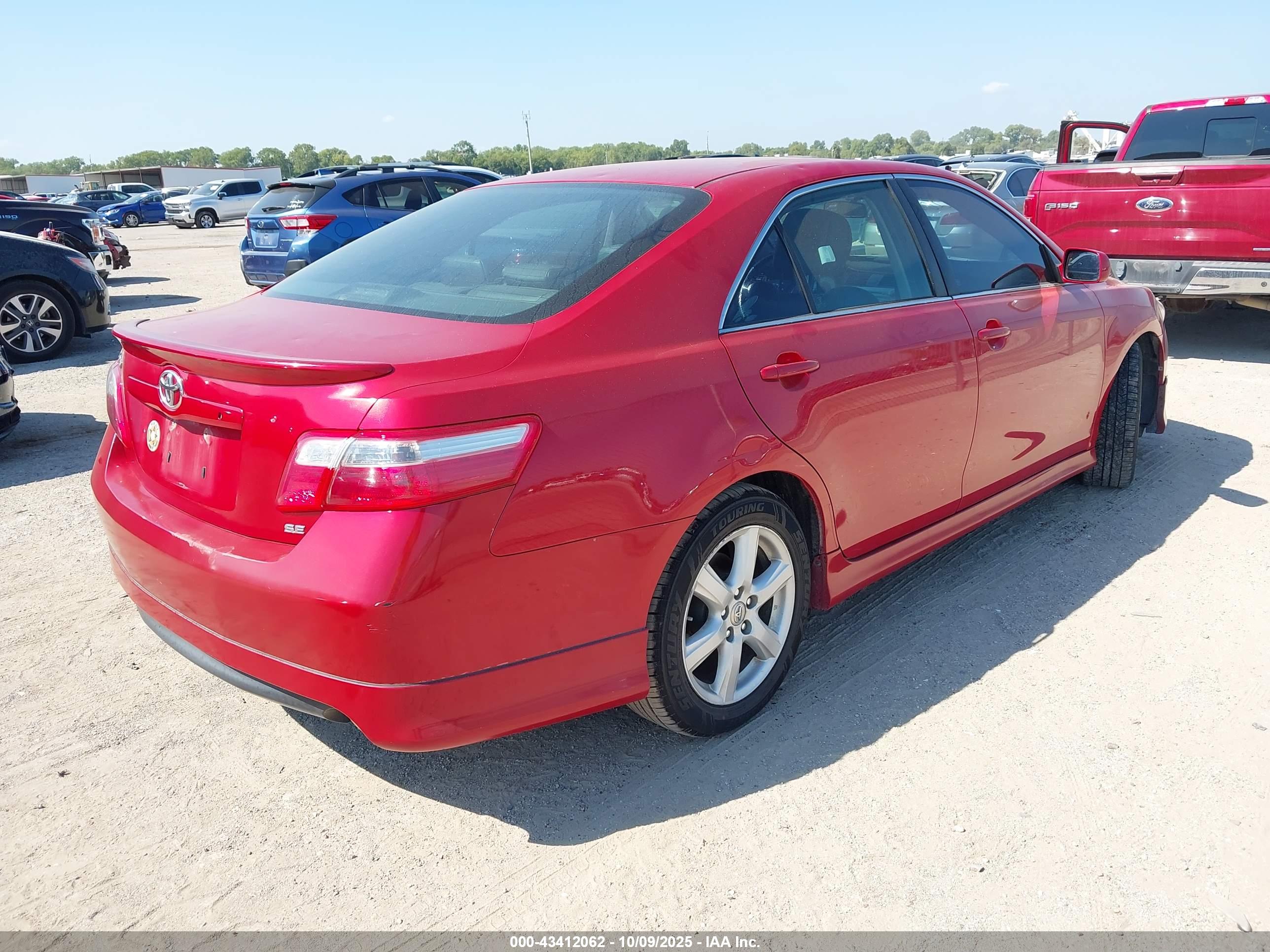 TOYOTA CAMRY image 4