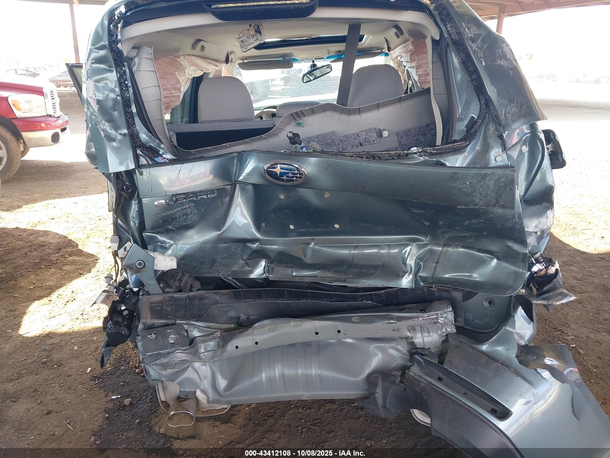 SUBARU FORESTER image 6