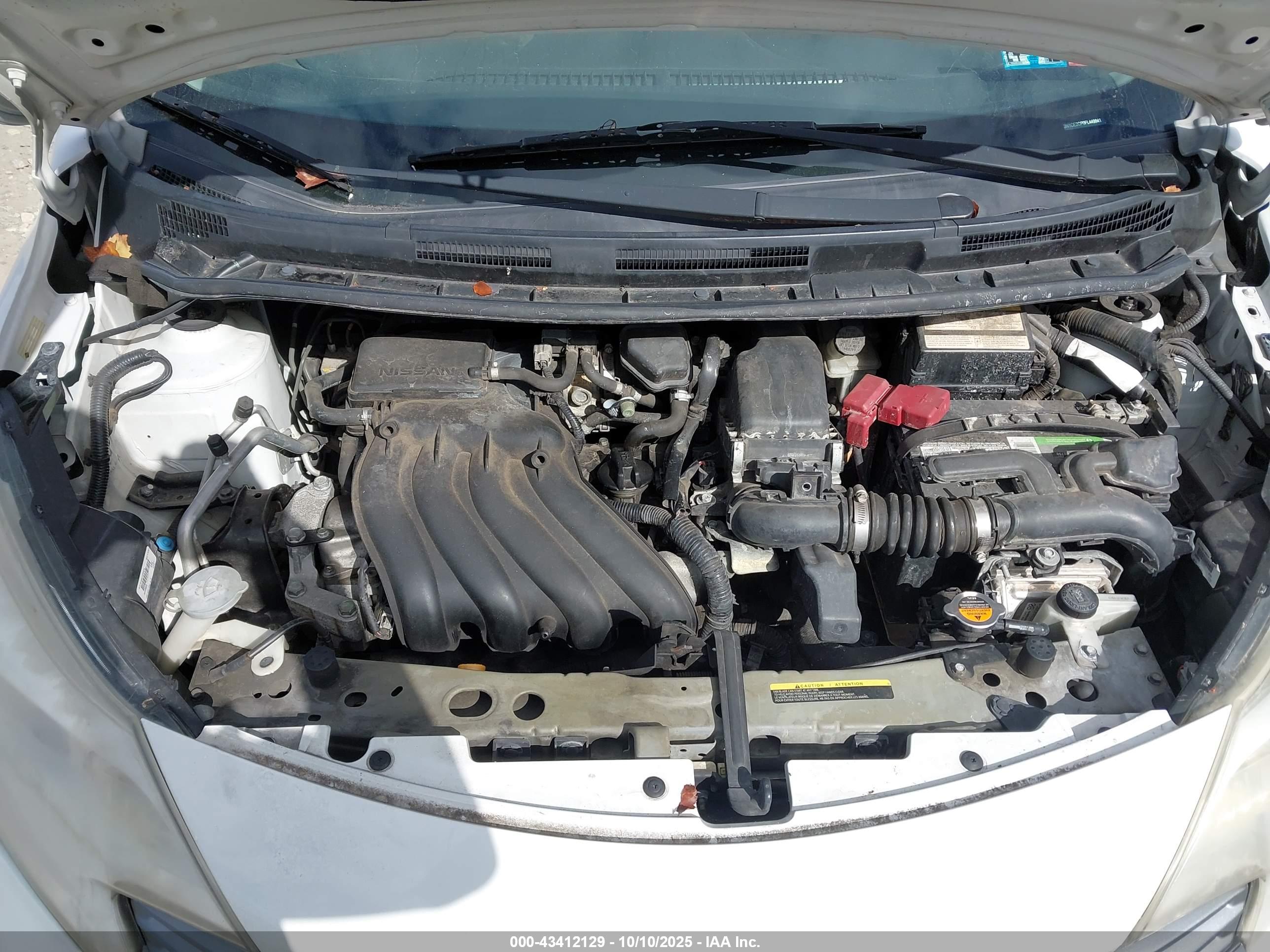 NISSAN VERSA image 10