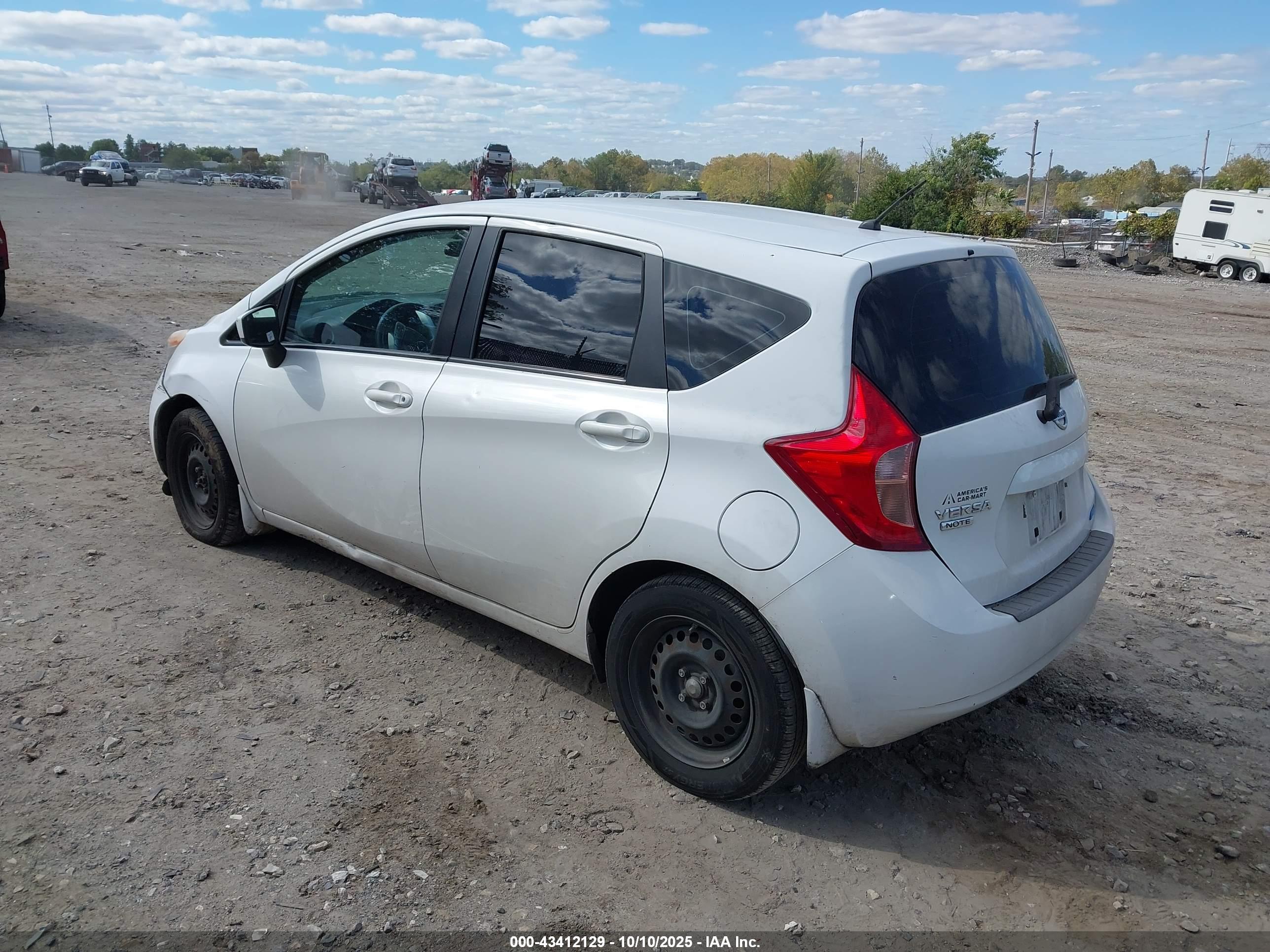 NISSAN VERSA image 3