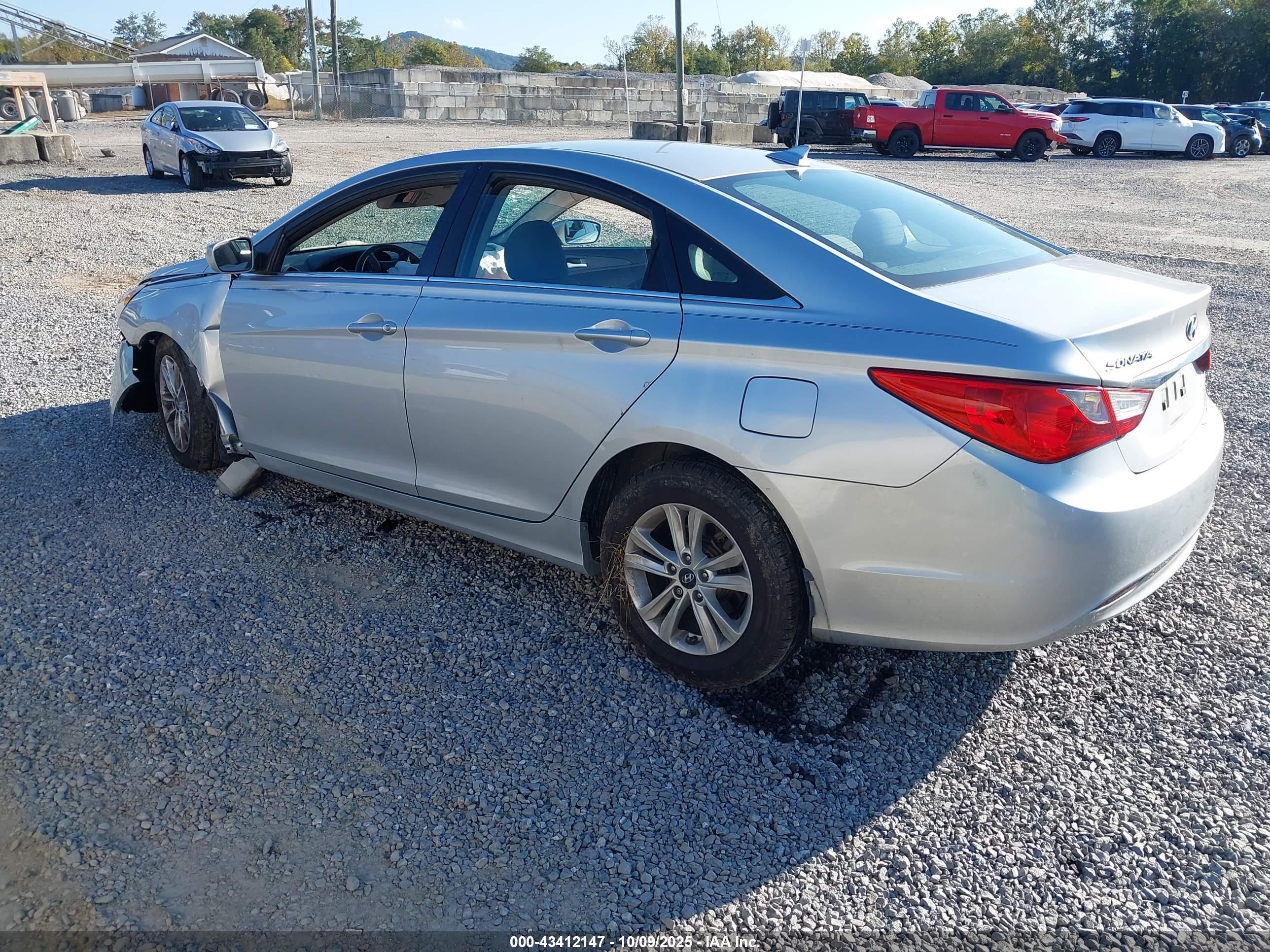 HYUNDAI SONATA image 3