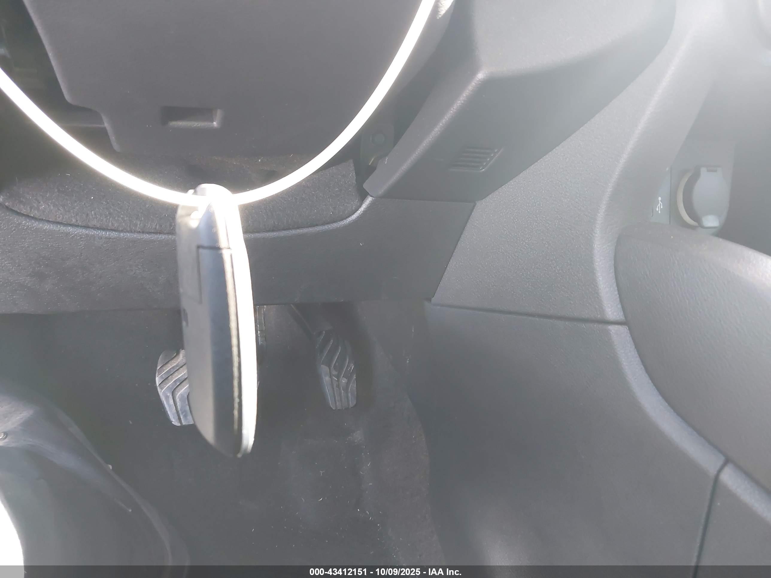 NISSAN KICKS image 11