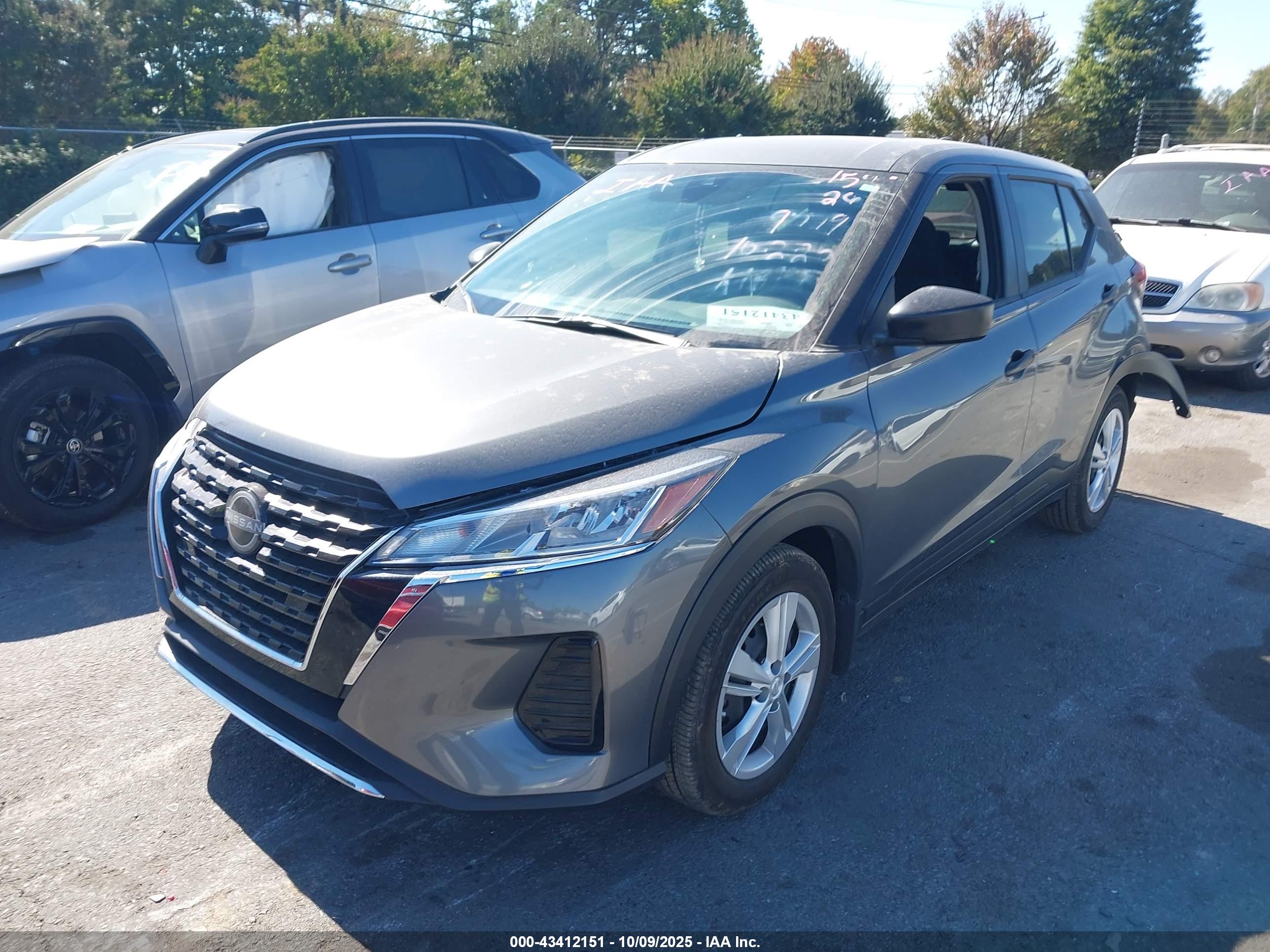 NISSAN KICKS image 2