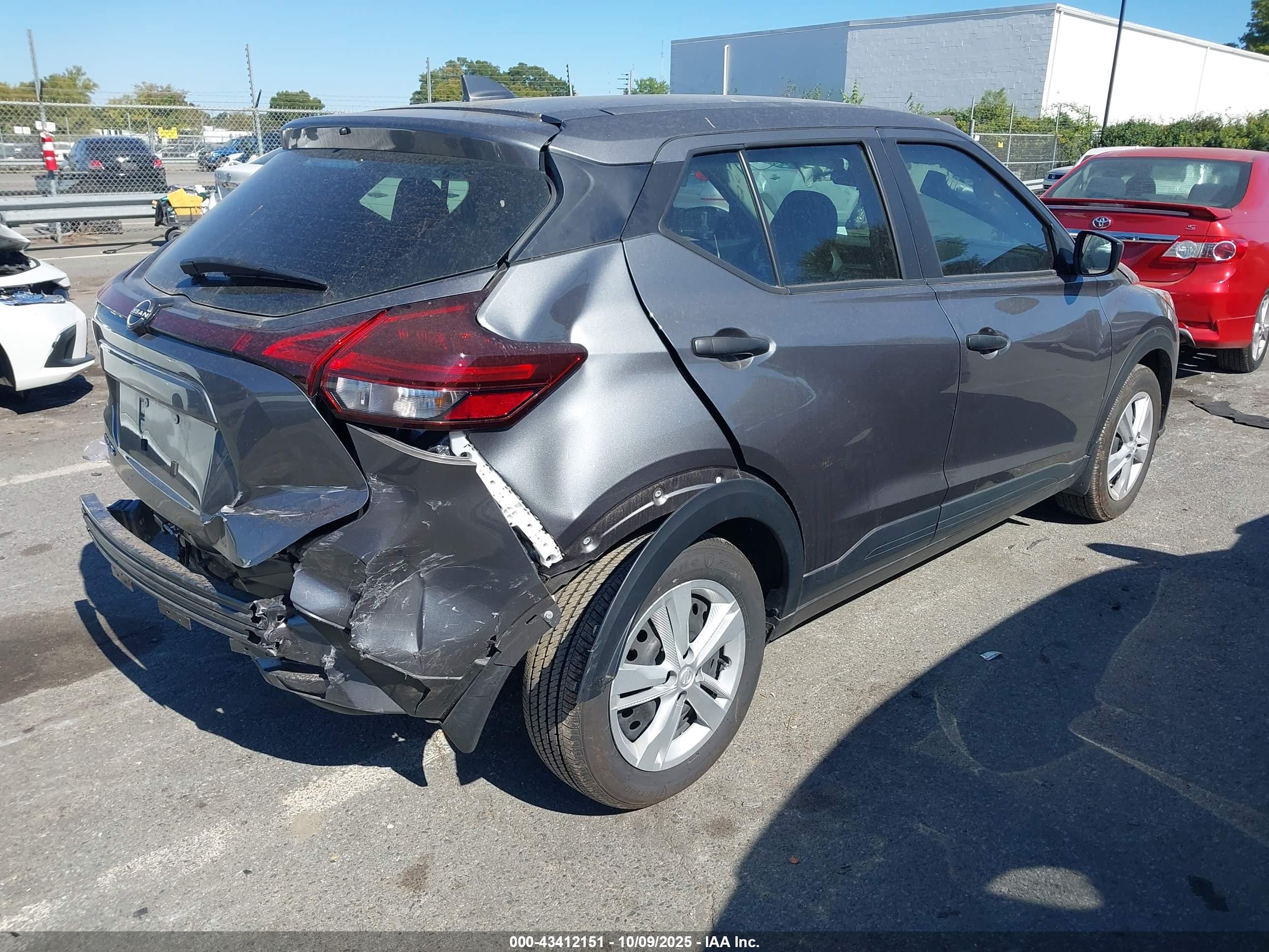 NISSAN KICKS image 4
