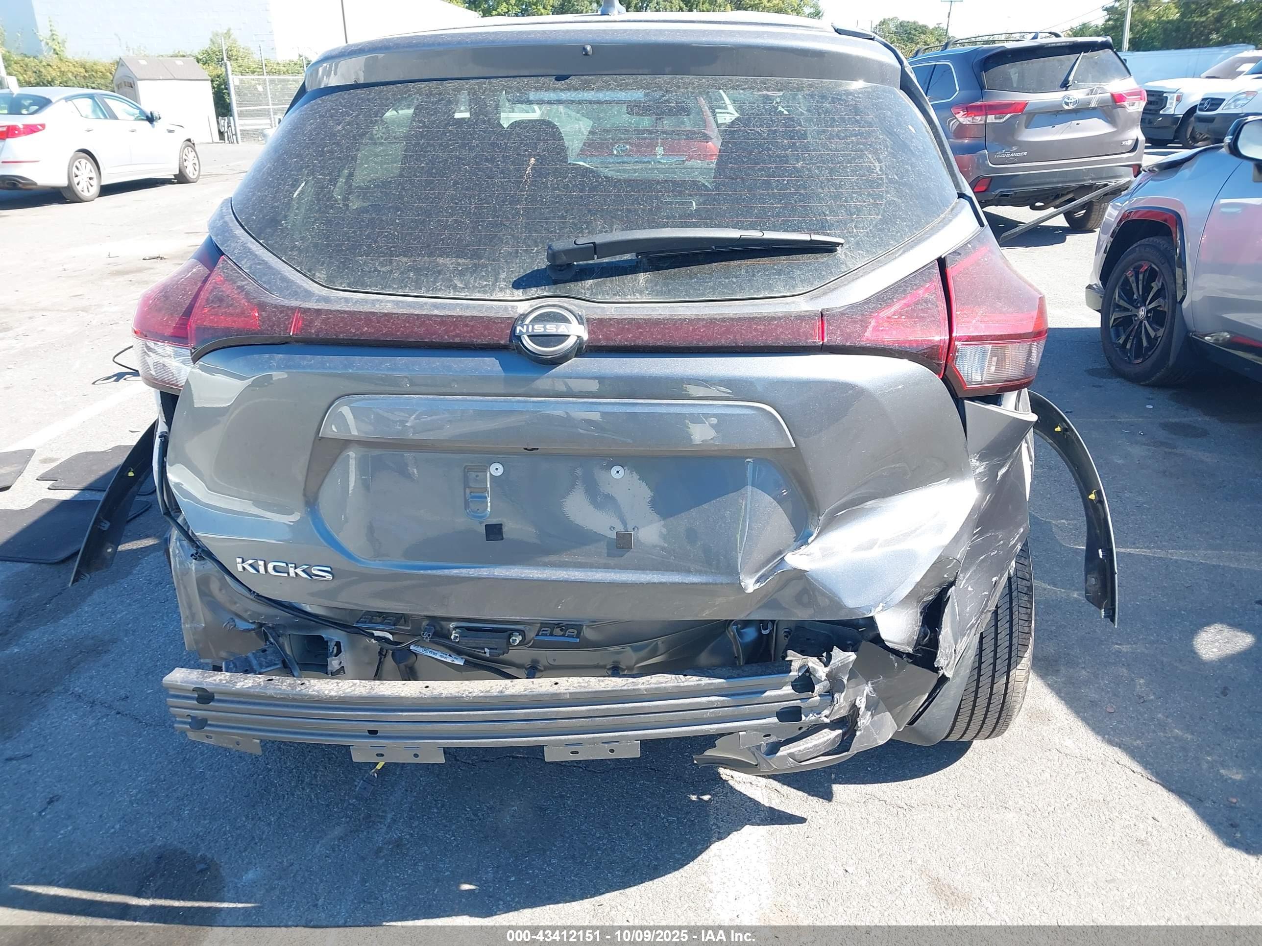 NISSAN KICKS image 6
