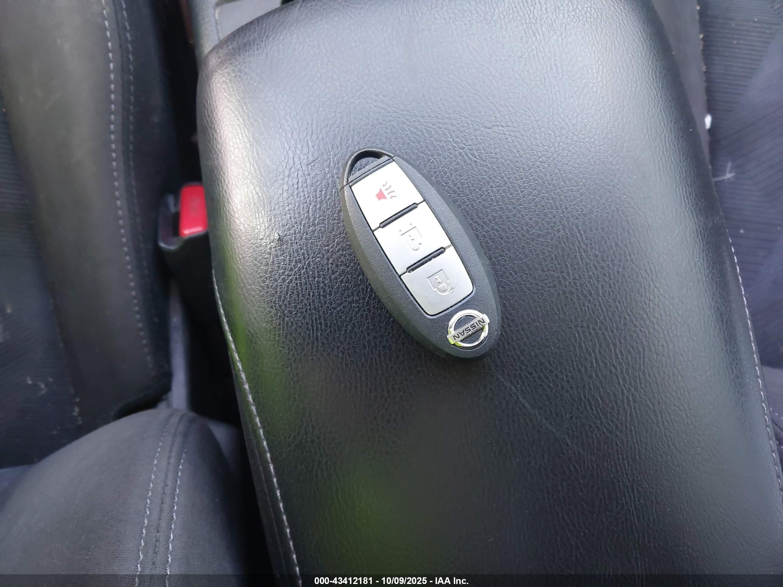 NISSAN ROGUE image 11