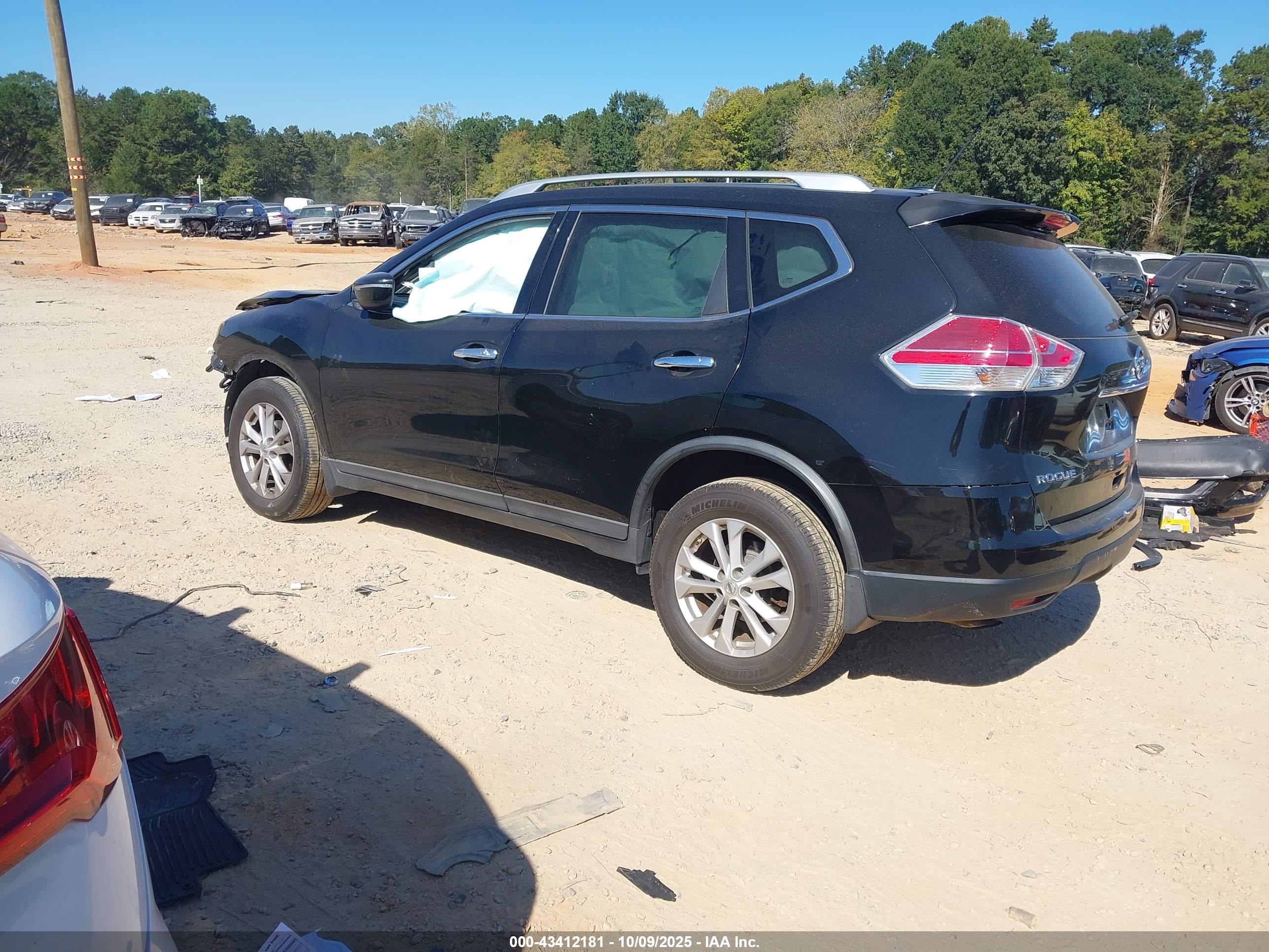 NISSAN ROGUE image 3