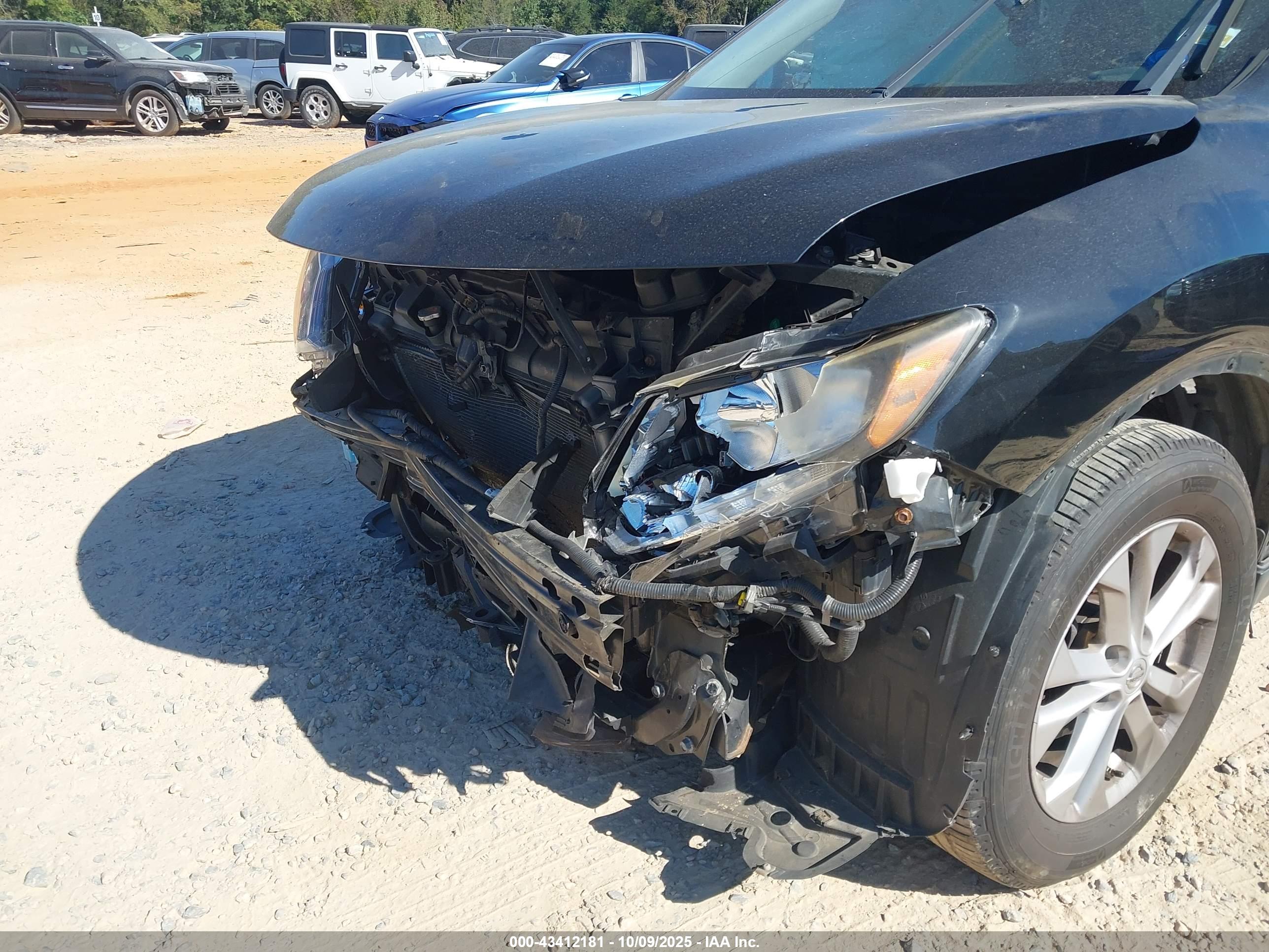 NISSAN ROGUE image 6