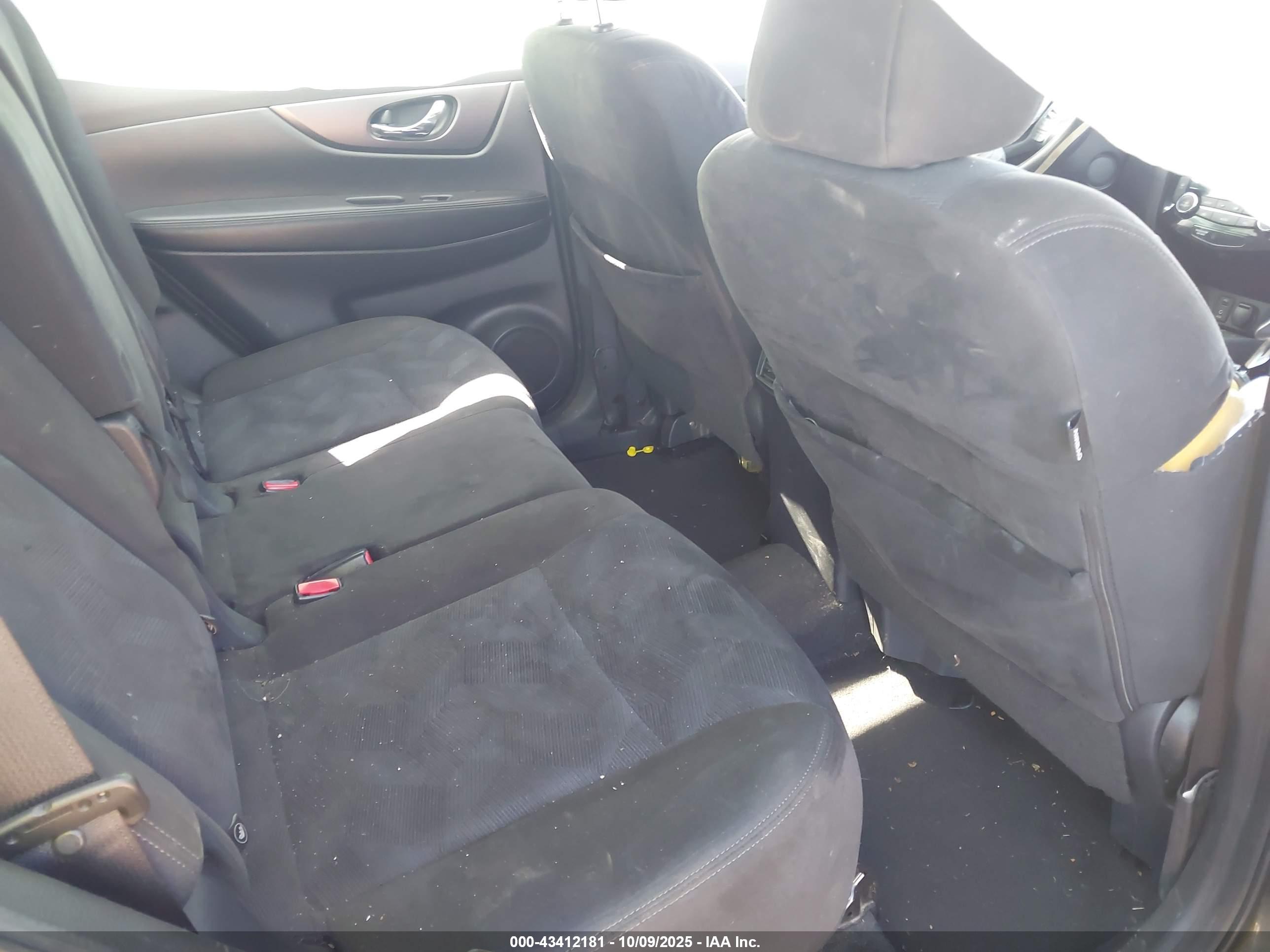 NISSAN ROGUE image 8