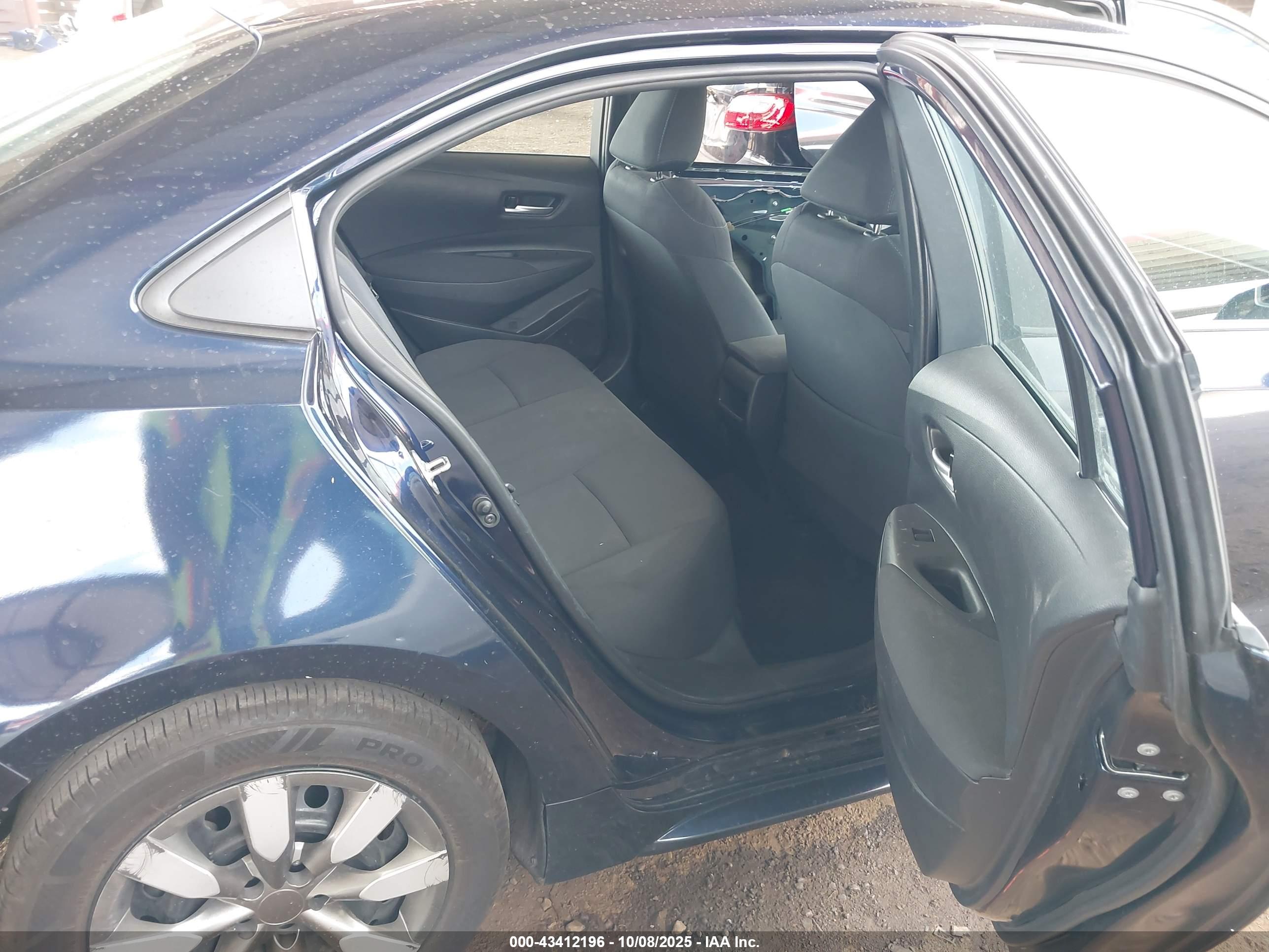 TOYOTA COROLLA image 8