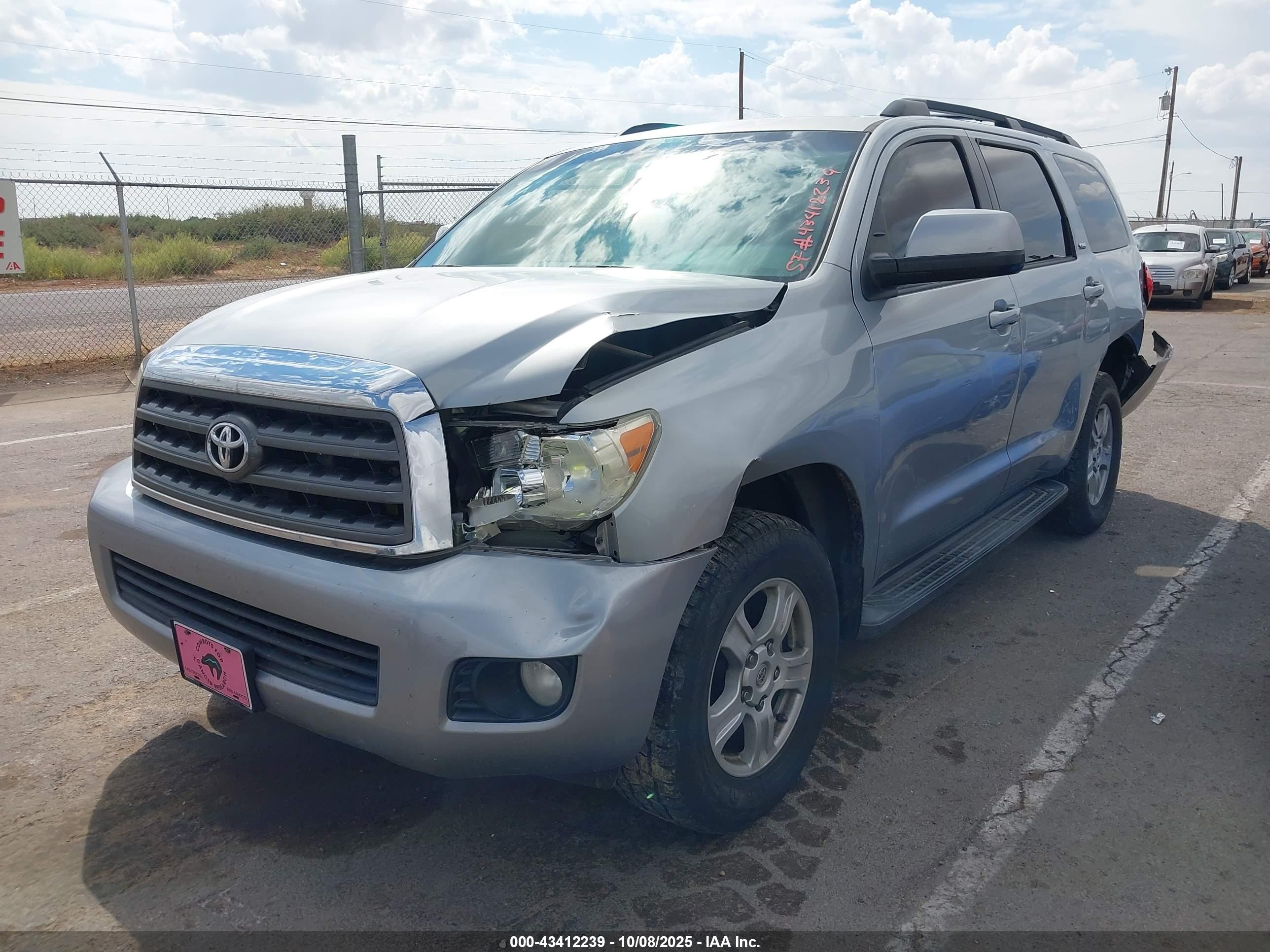 TOYOTA SEQUOIA image 2