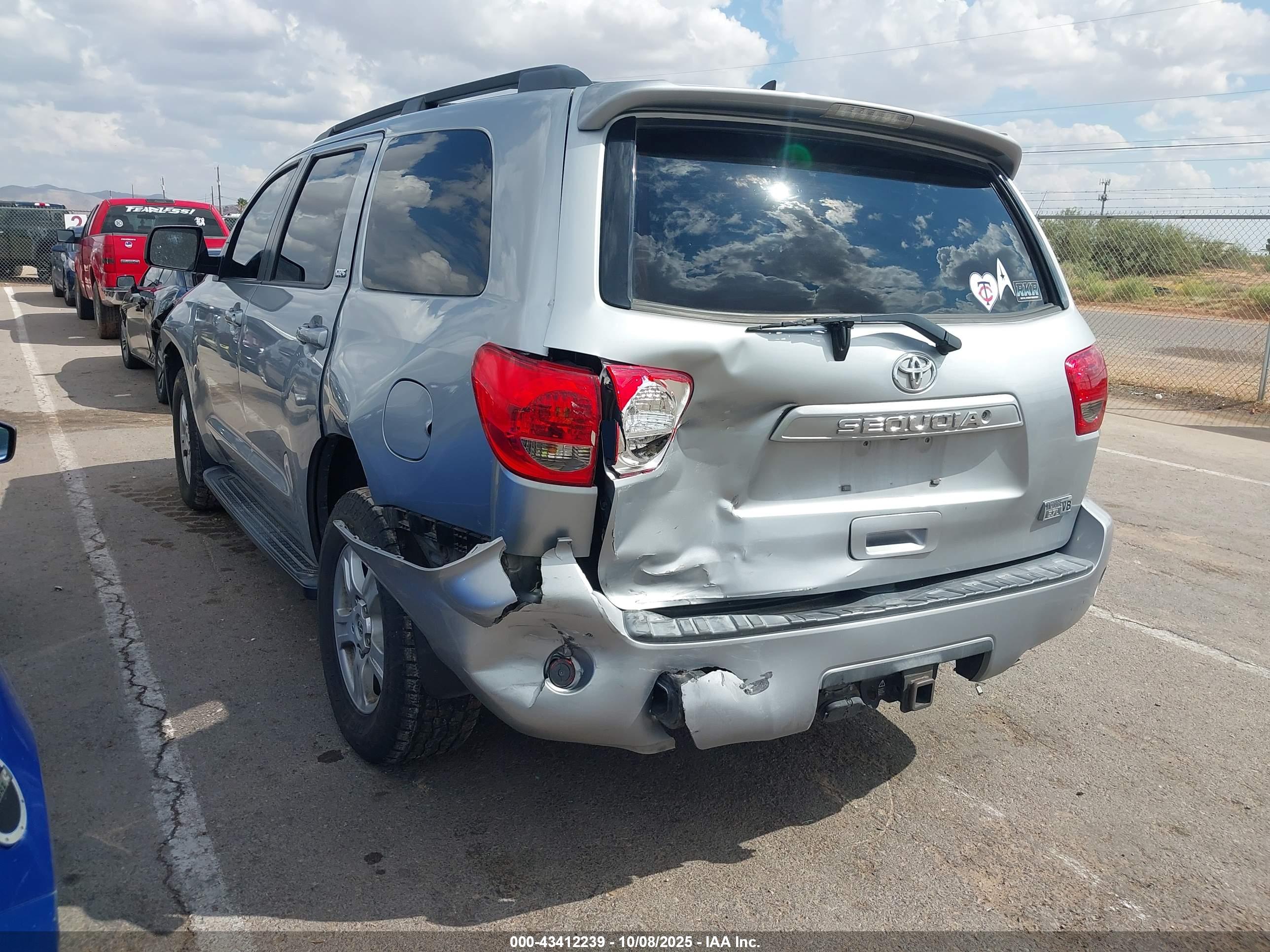 TOYOTA SEQUOIA image 3