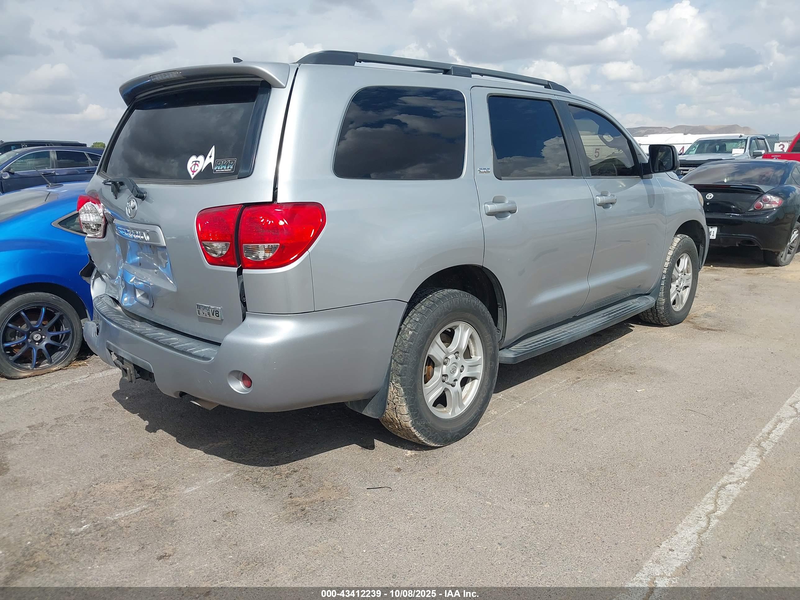 TOYOTA SEQUOIA image 4