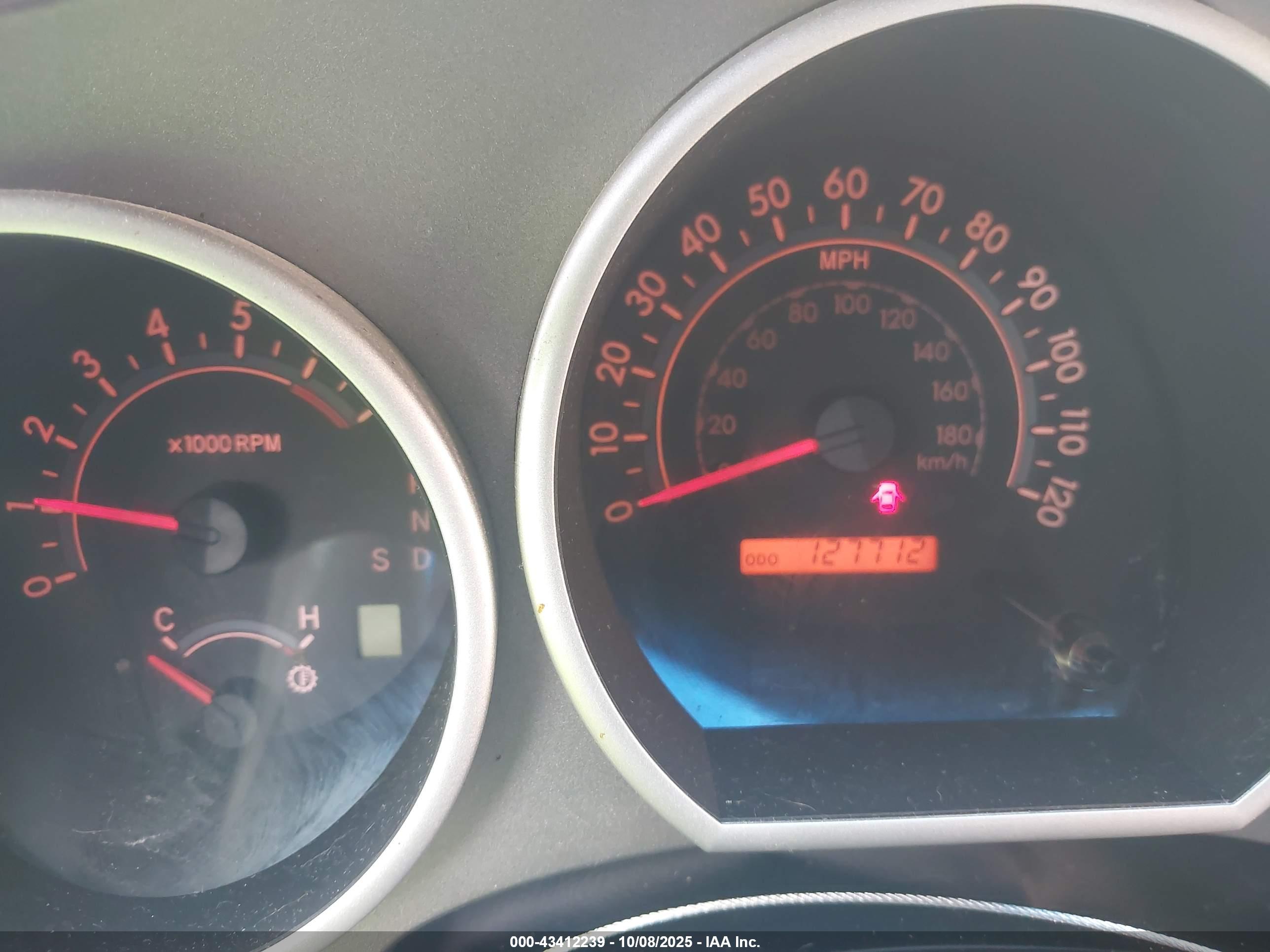 TOYOTA SEQUOIA image 7