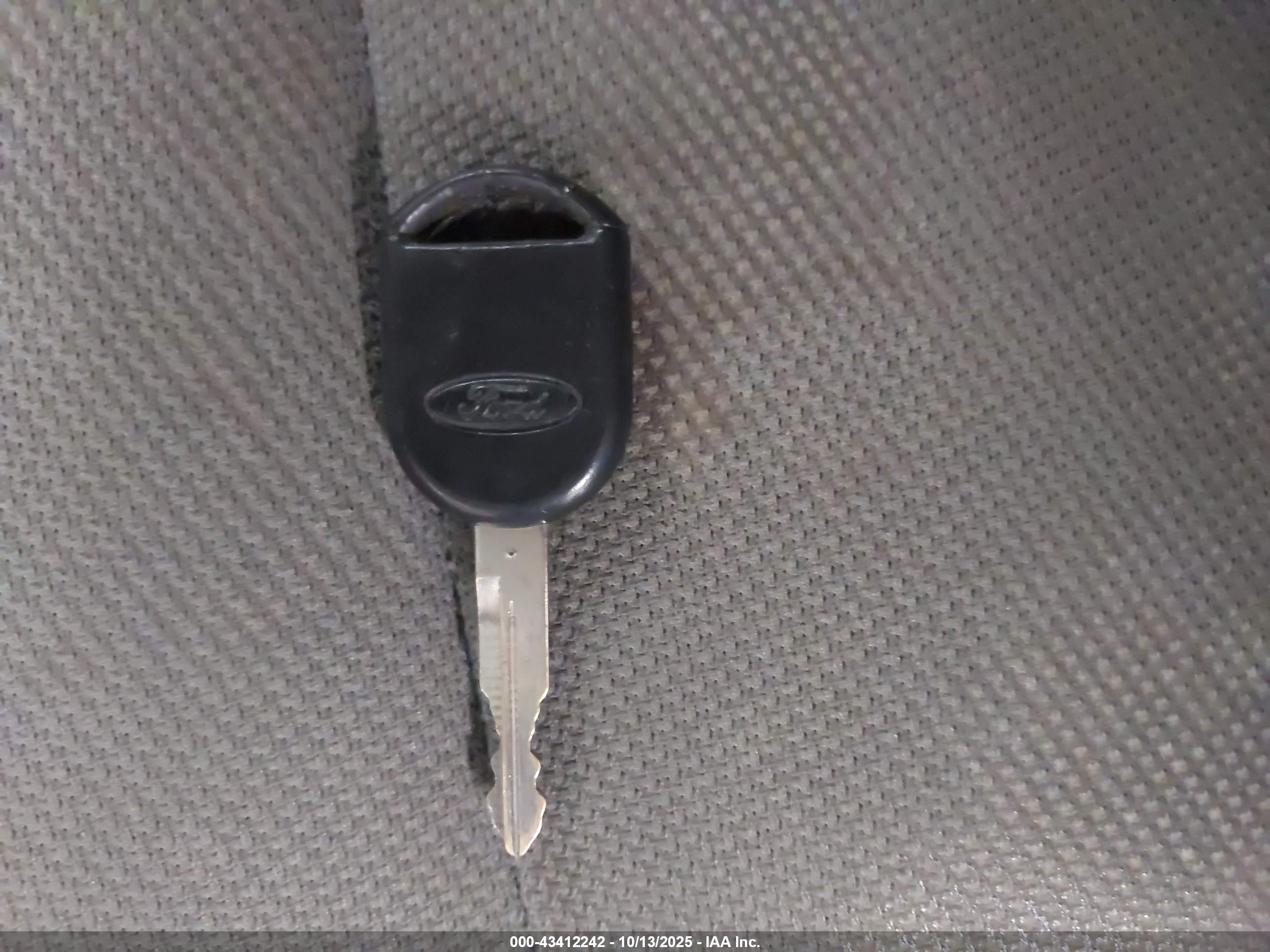 FORD ESCAPE image 11