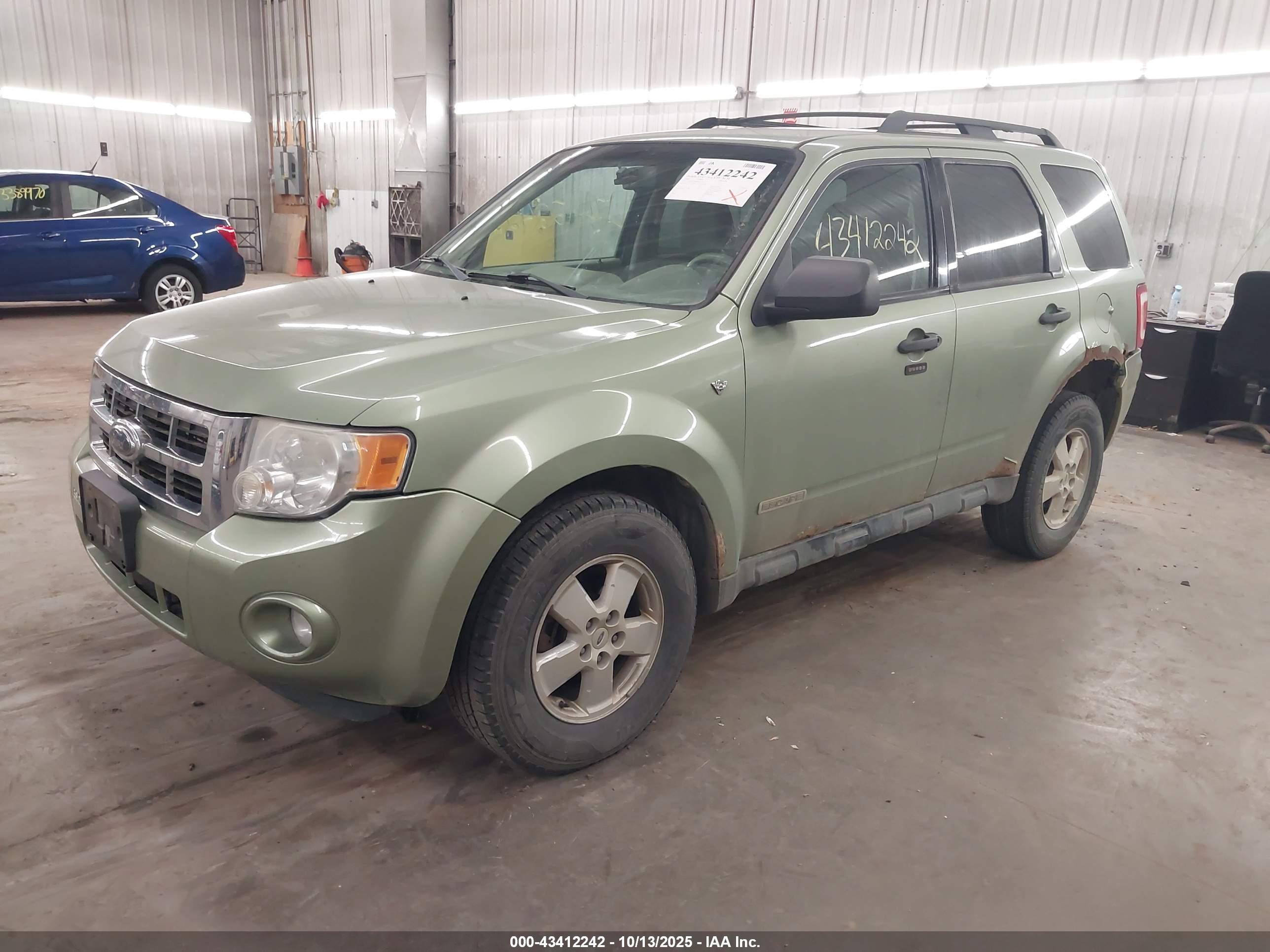 FORD ESCAPE image 2
