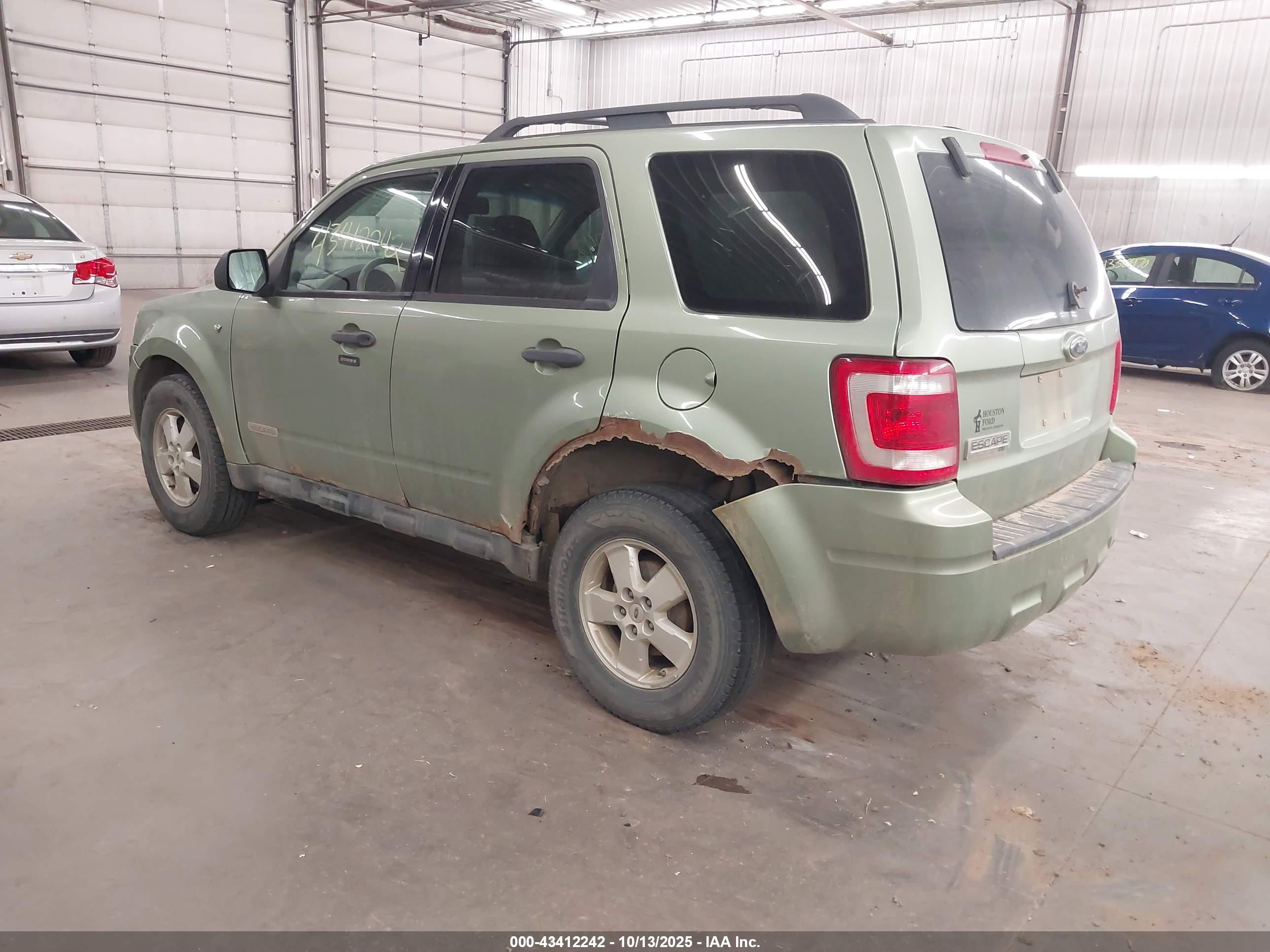 FORD ESCAPE image 3