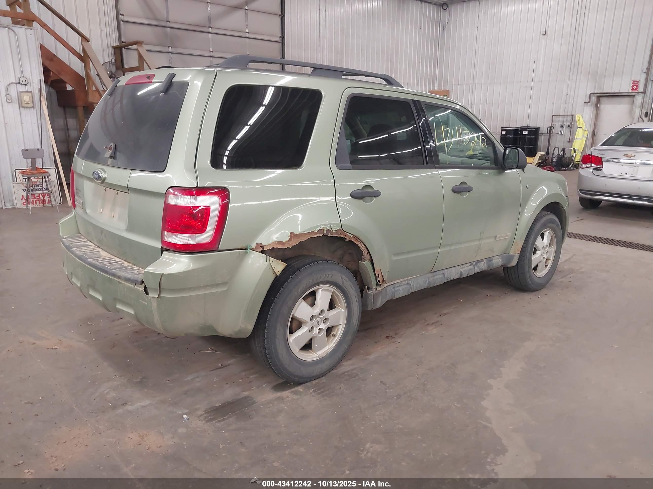 FORD ESCAPE image 4