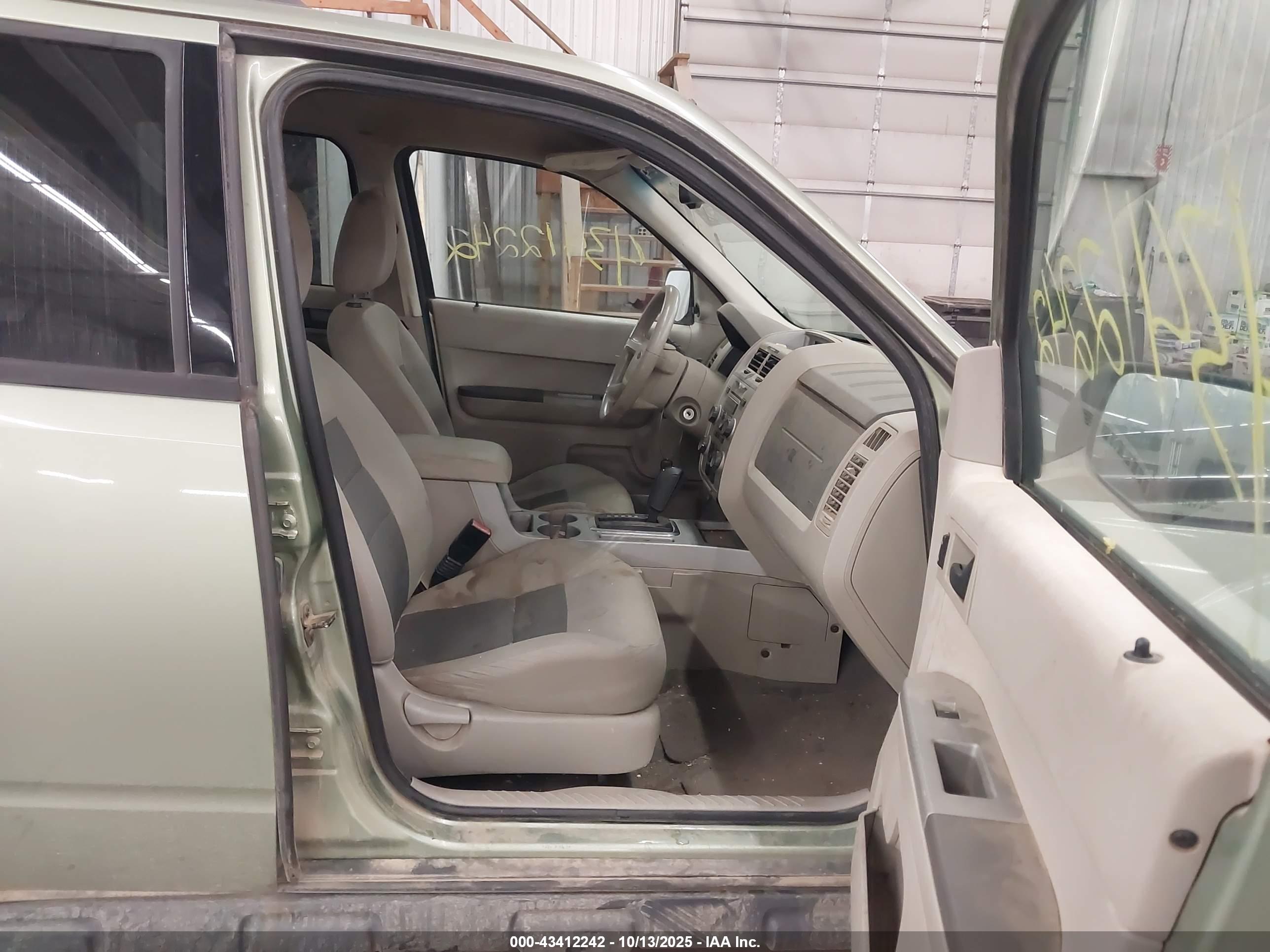 FORD ESCAPE image 5
