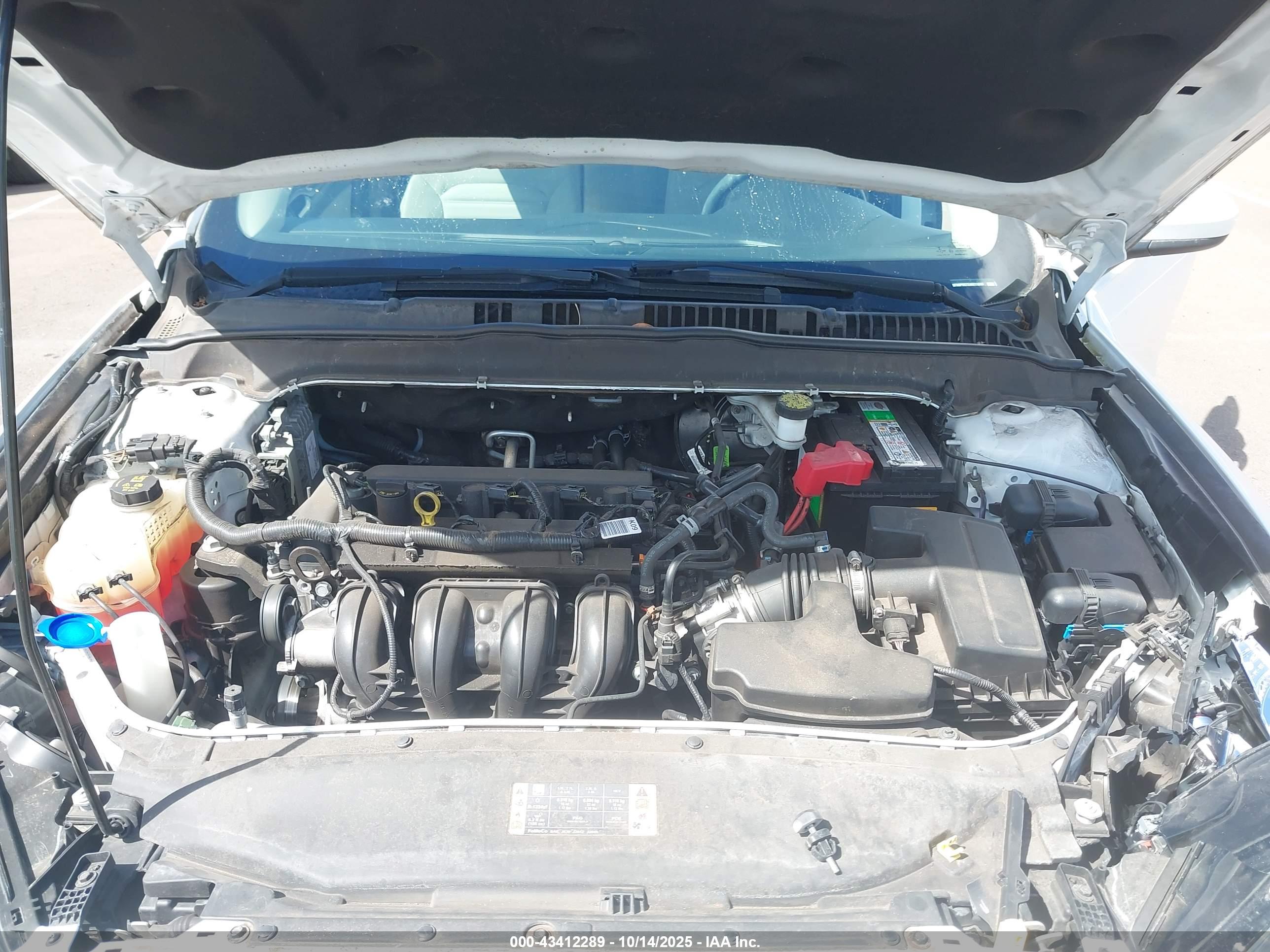FORD FUSION image 10