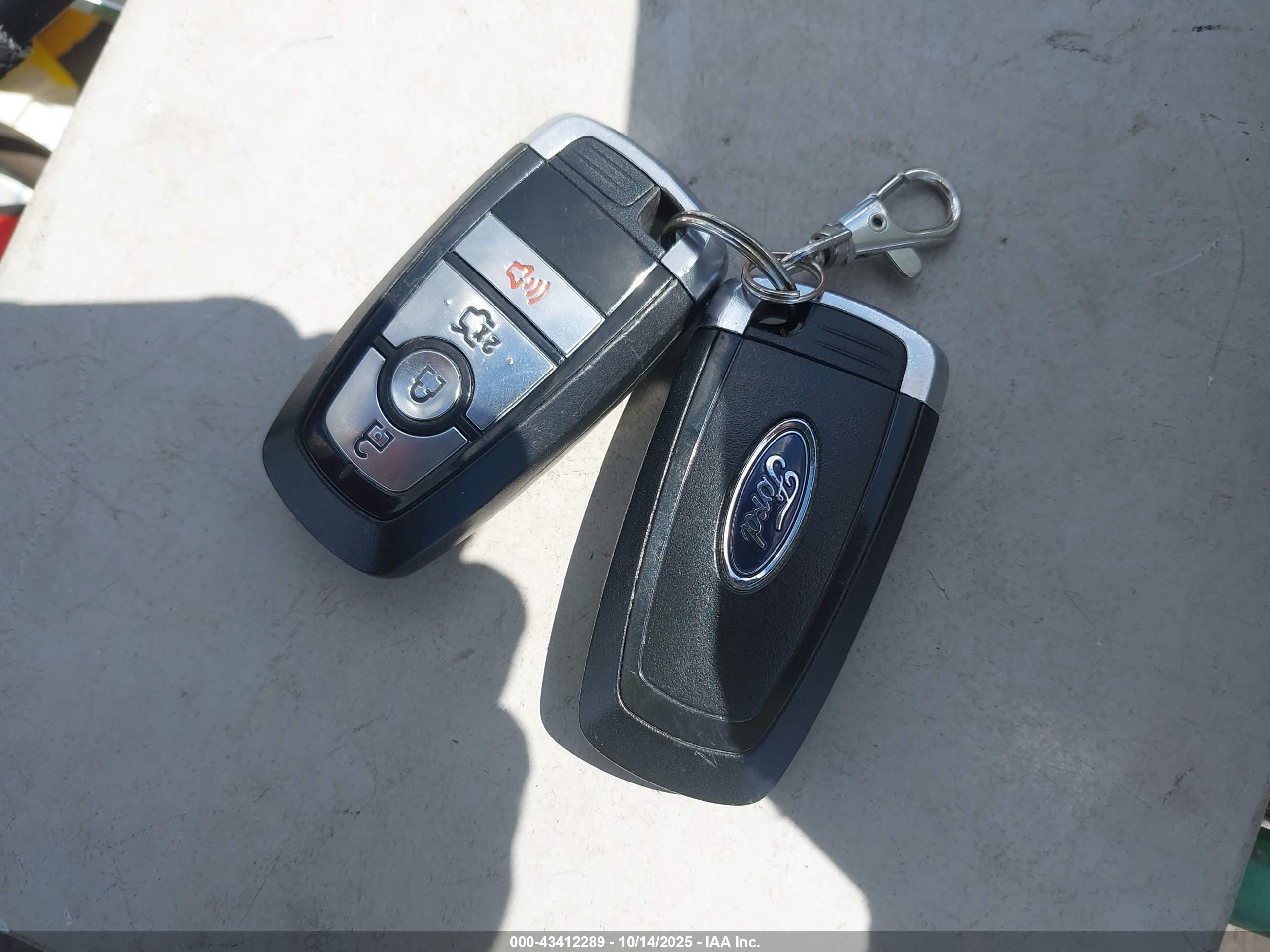 FORD FUSION image 11