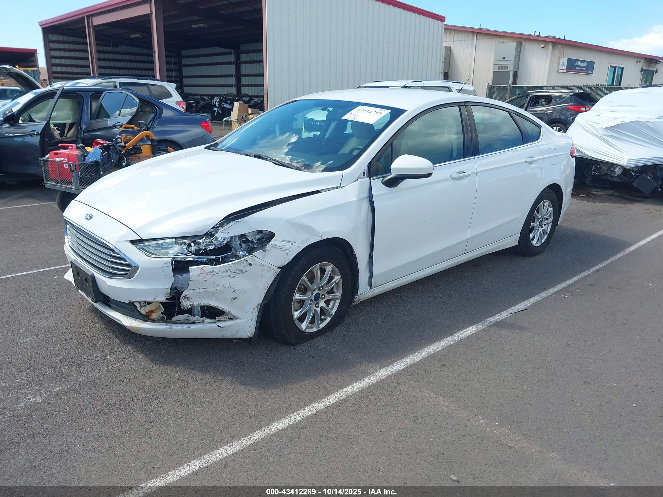 FORD FUSION image 2