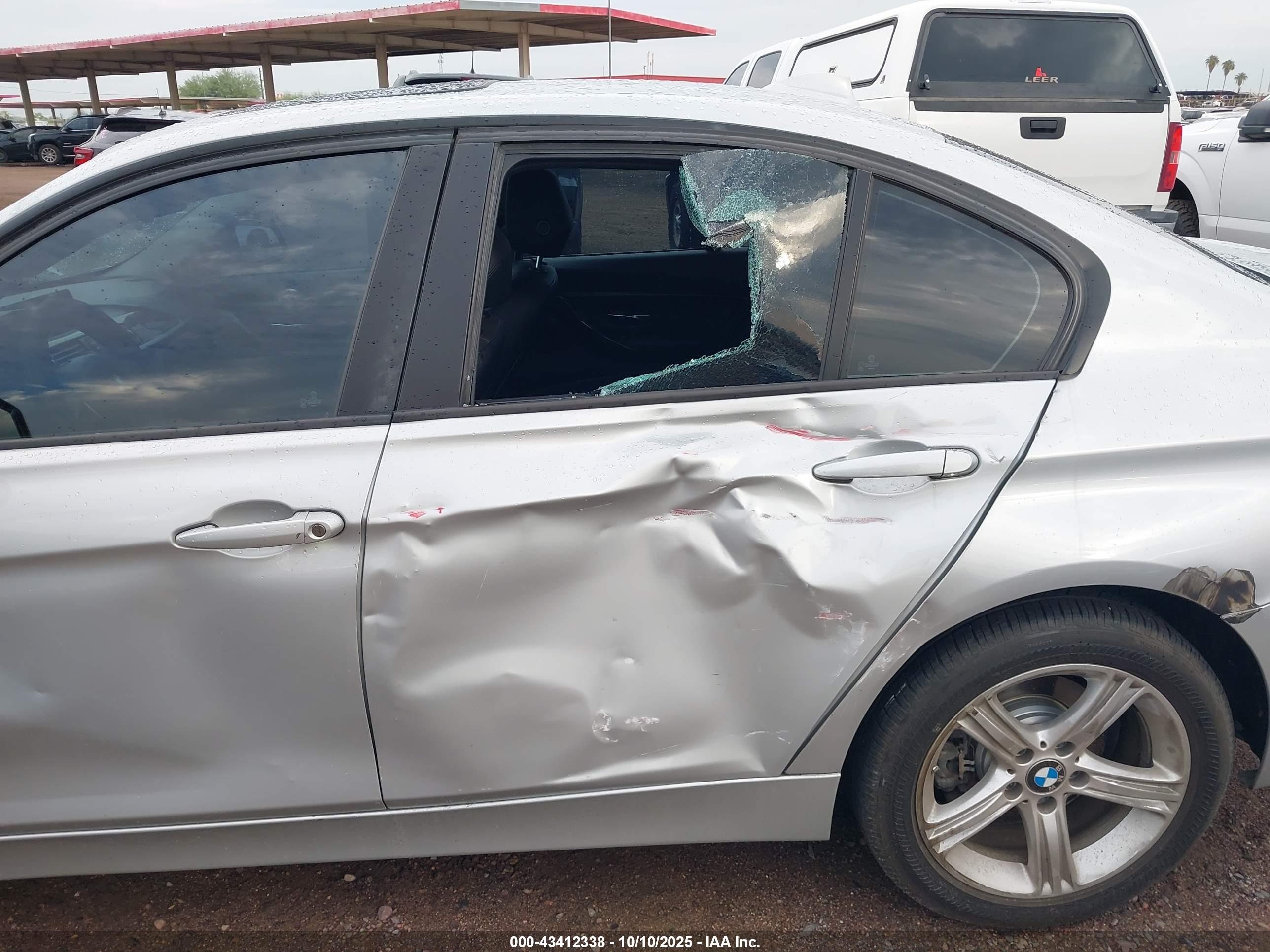 BMW 328I image 6