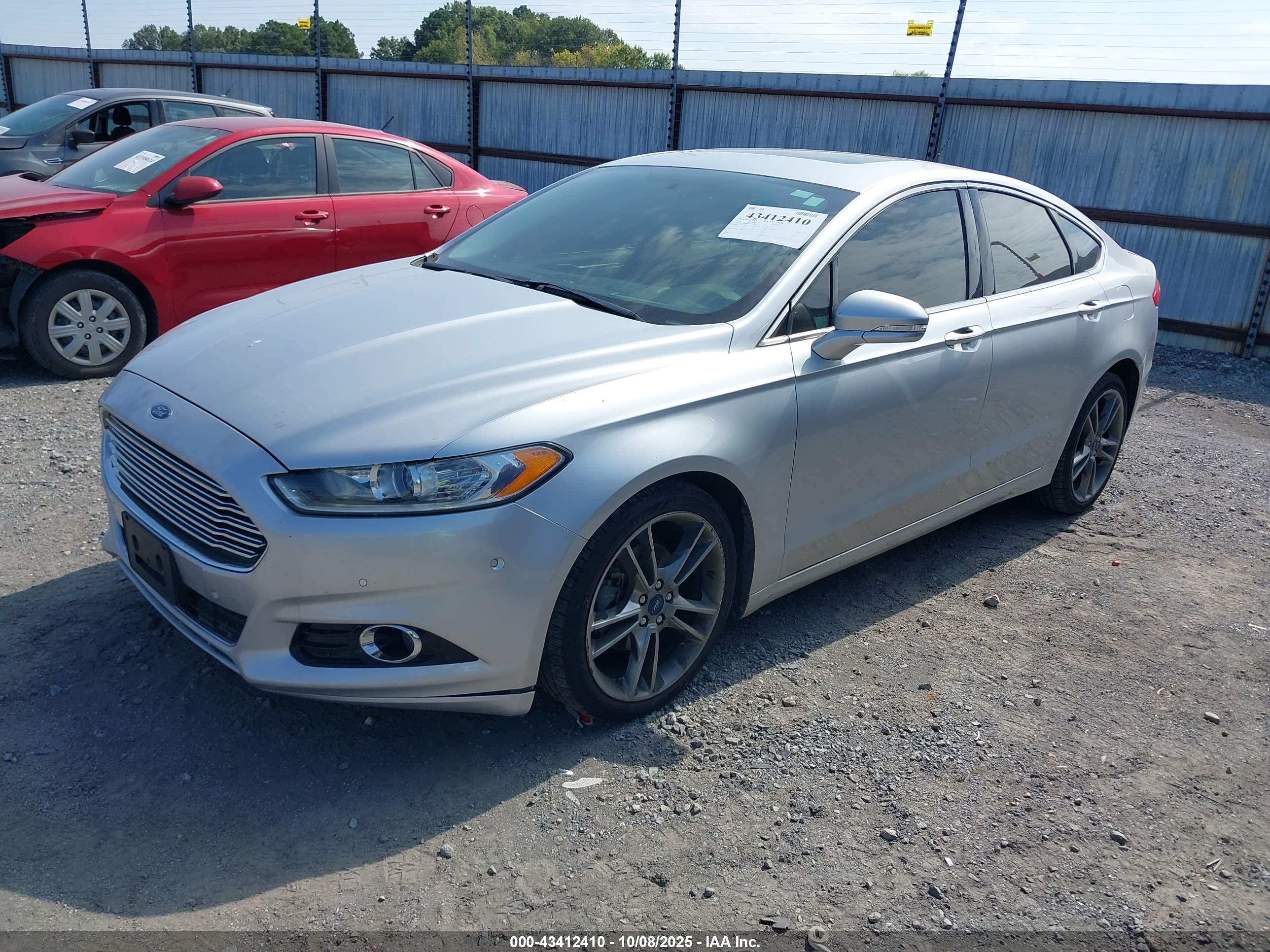 FORD FUSION image 2