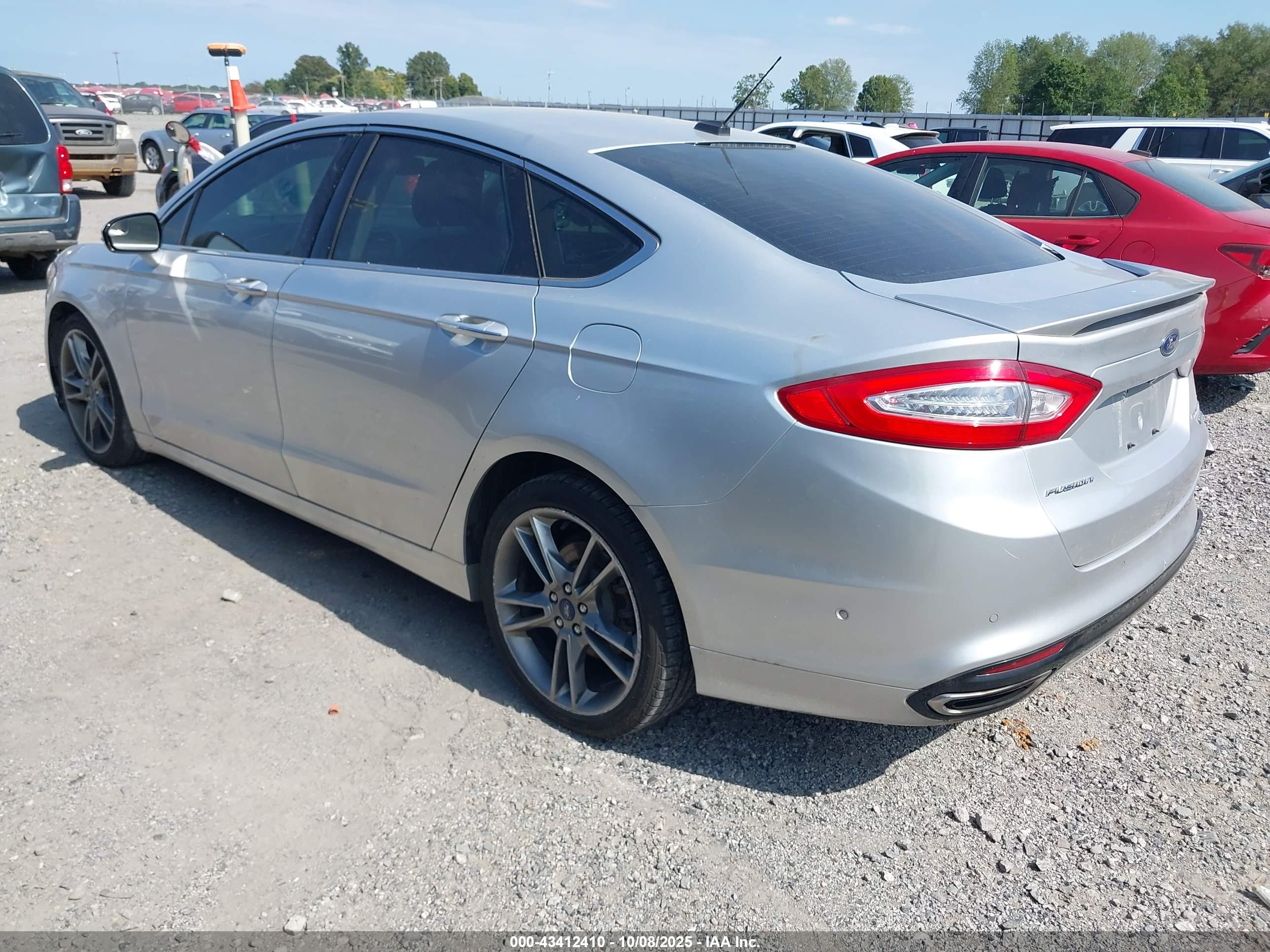 FORD FUSION image 3