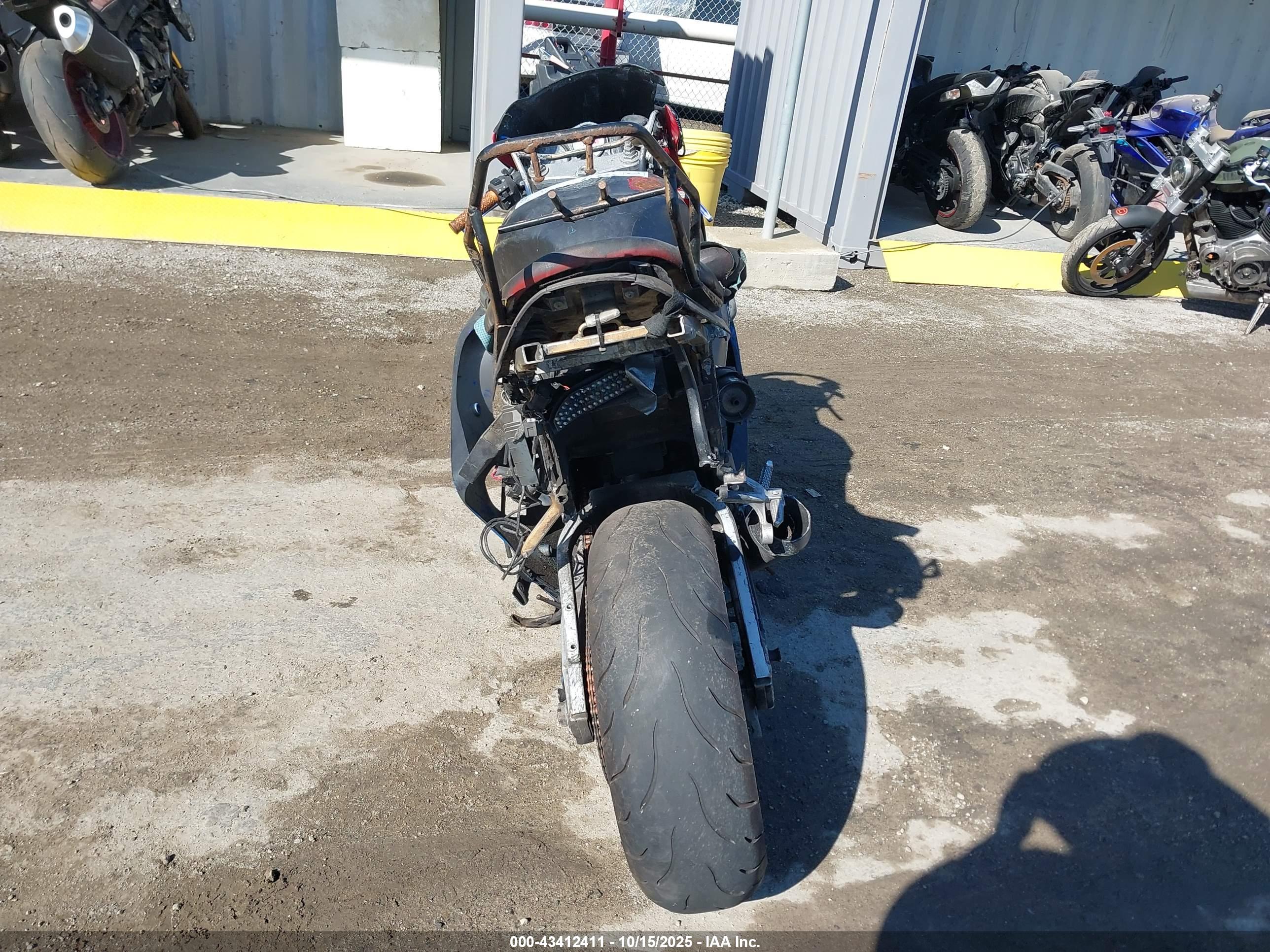 SUZUKI GSX-R750 image 6