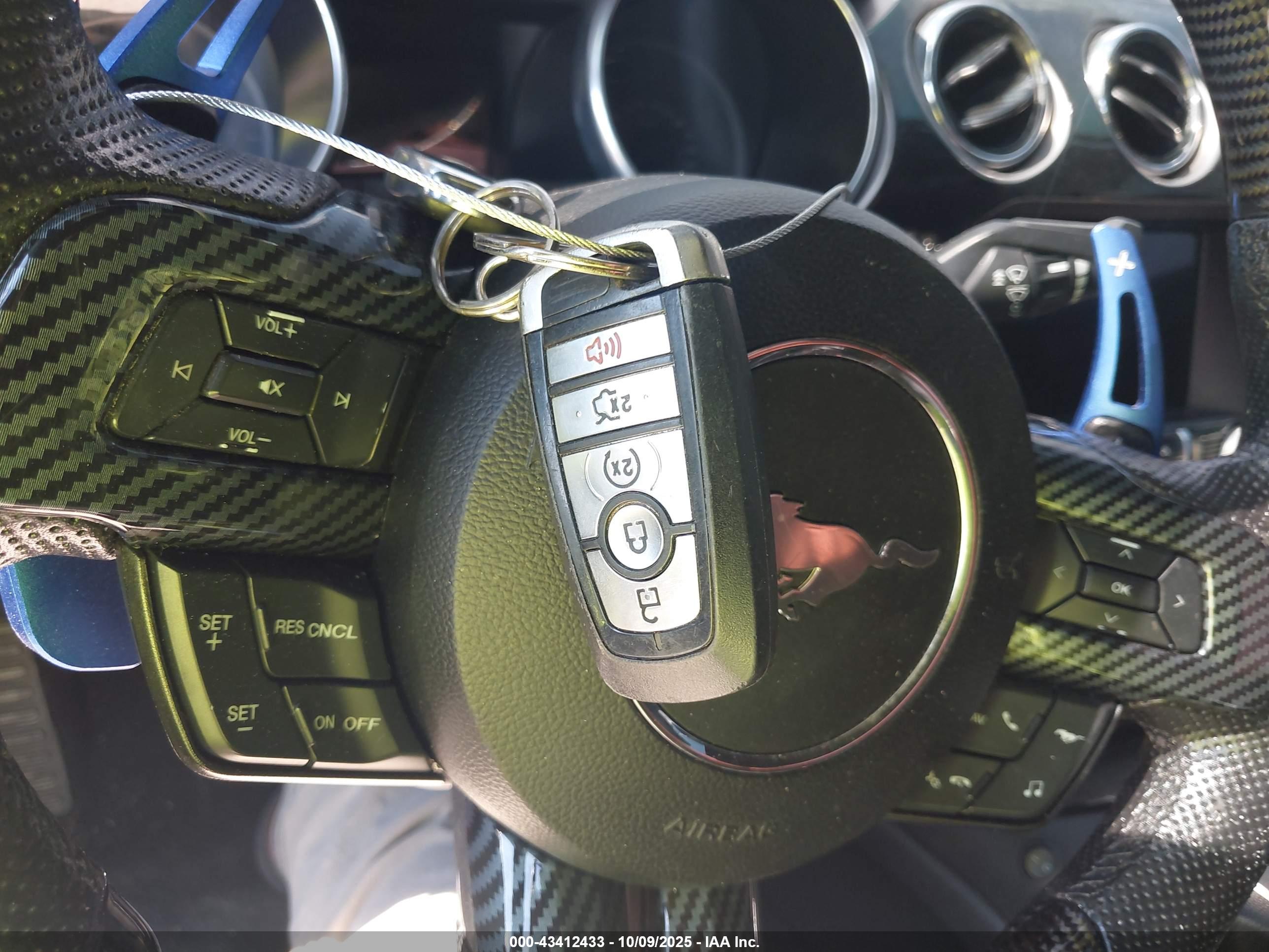 FORD MUSTANG image 11