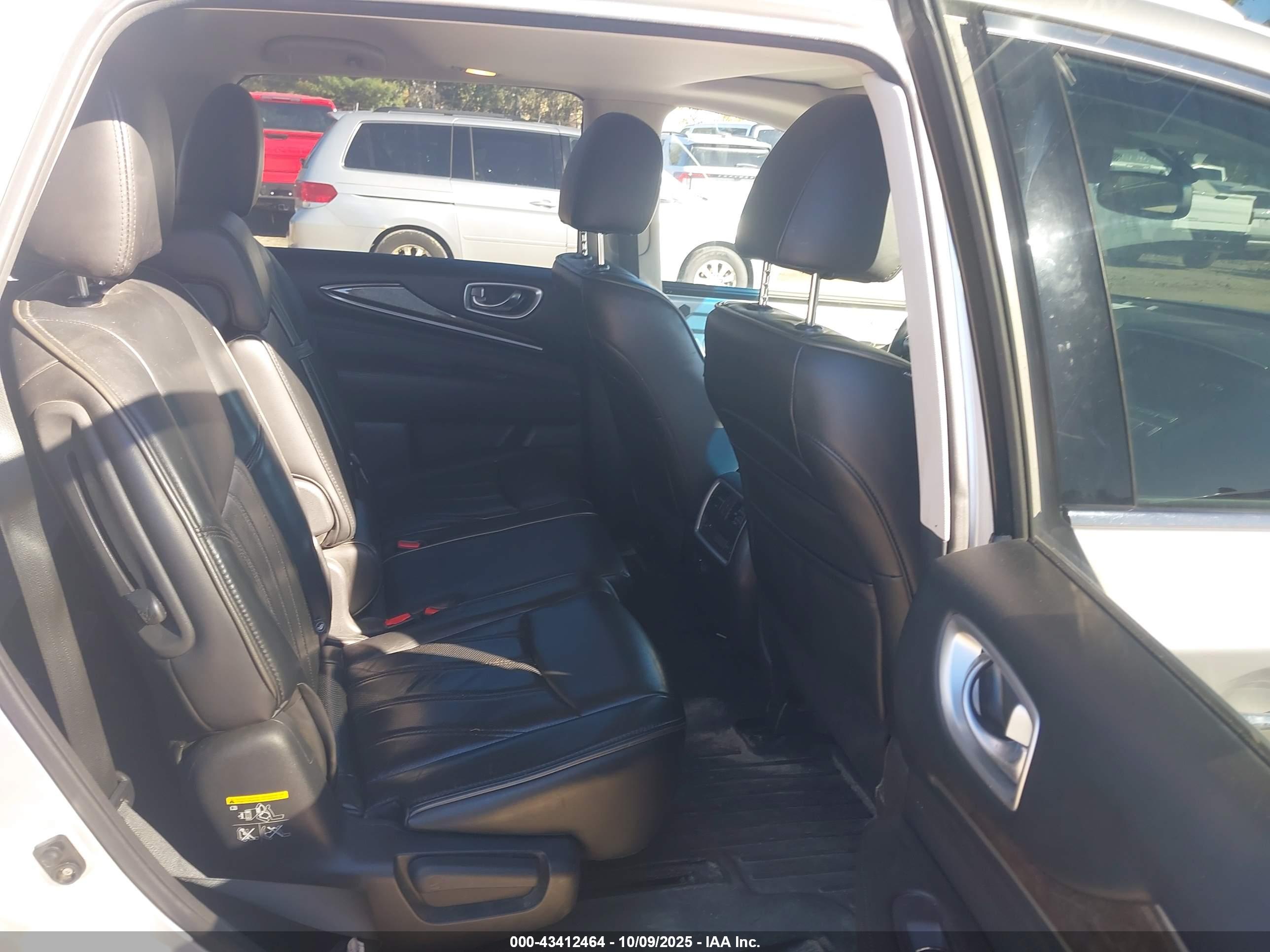 INFINITI QX60 image 8