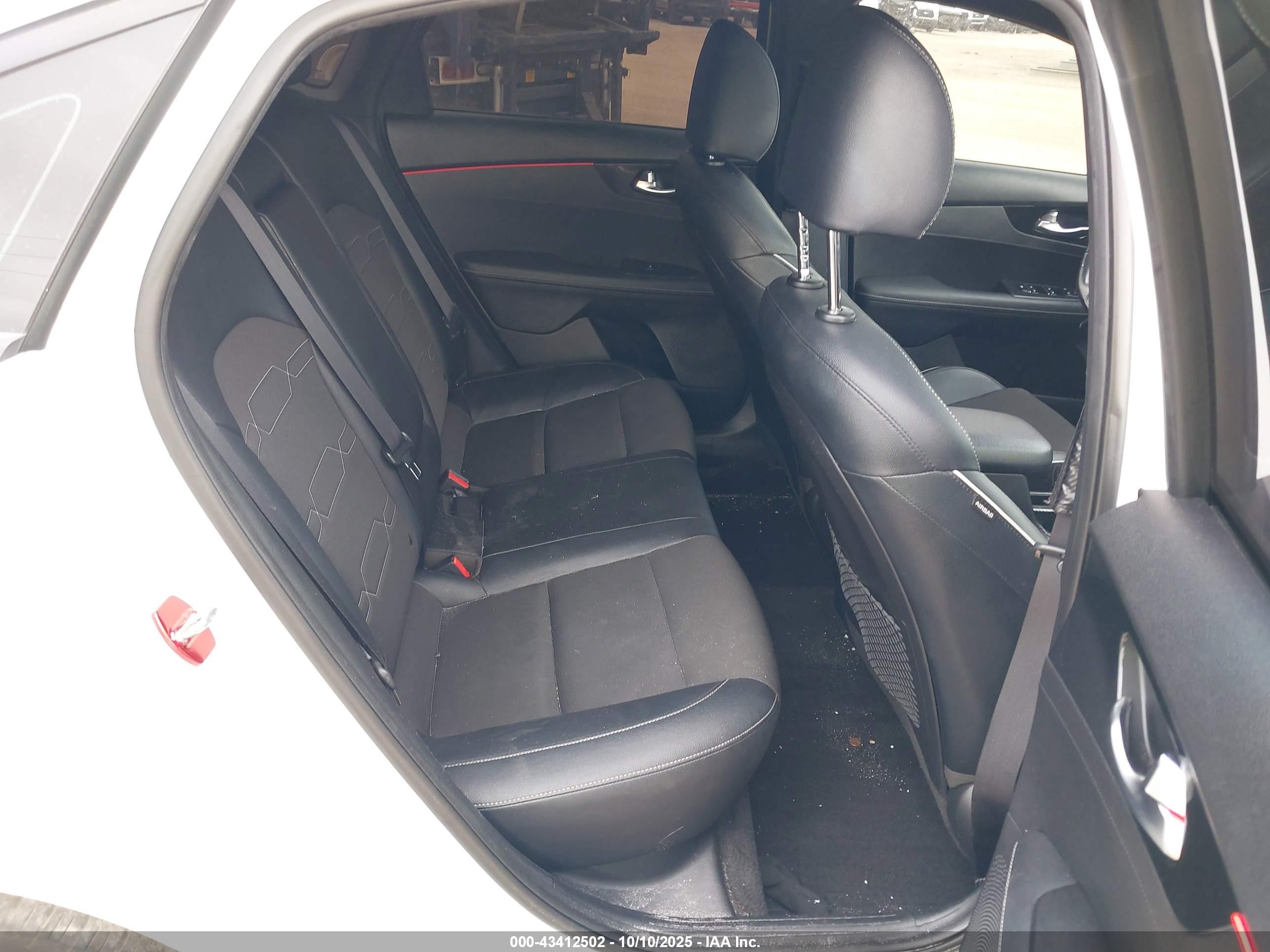 KIA FORTE image 8