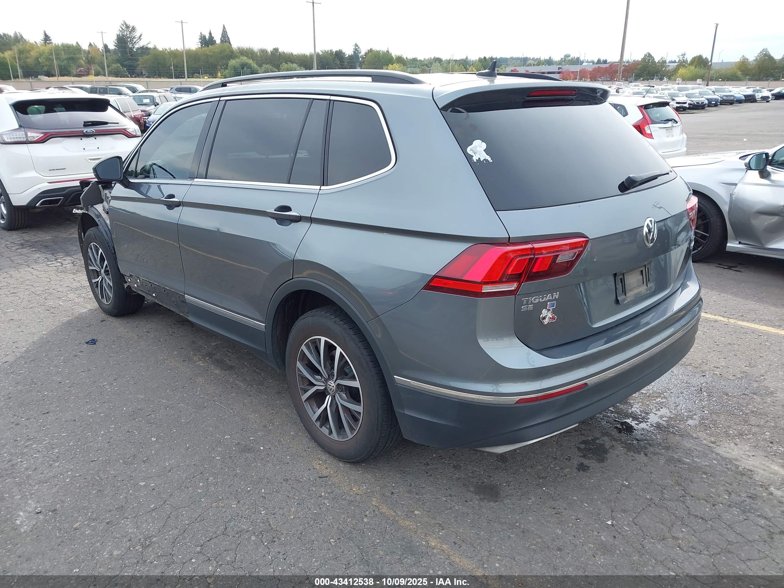 VOLKSWAGEN TIGUAN image 3