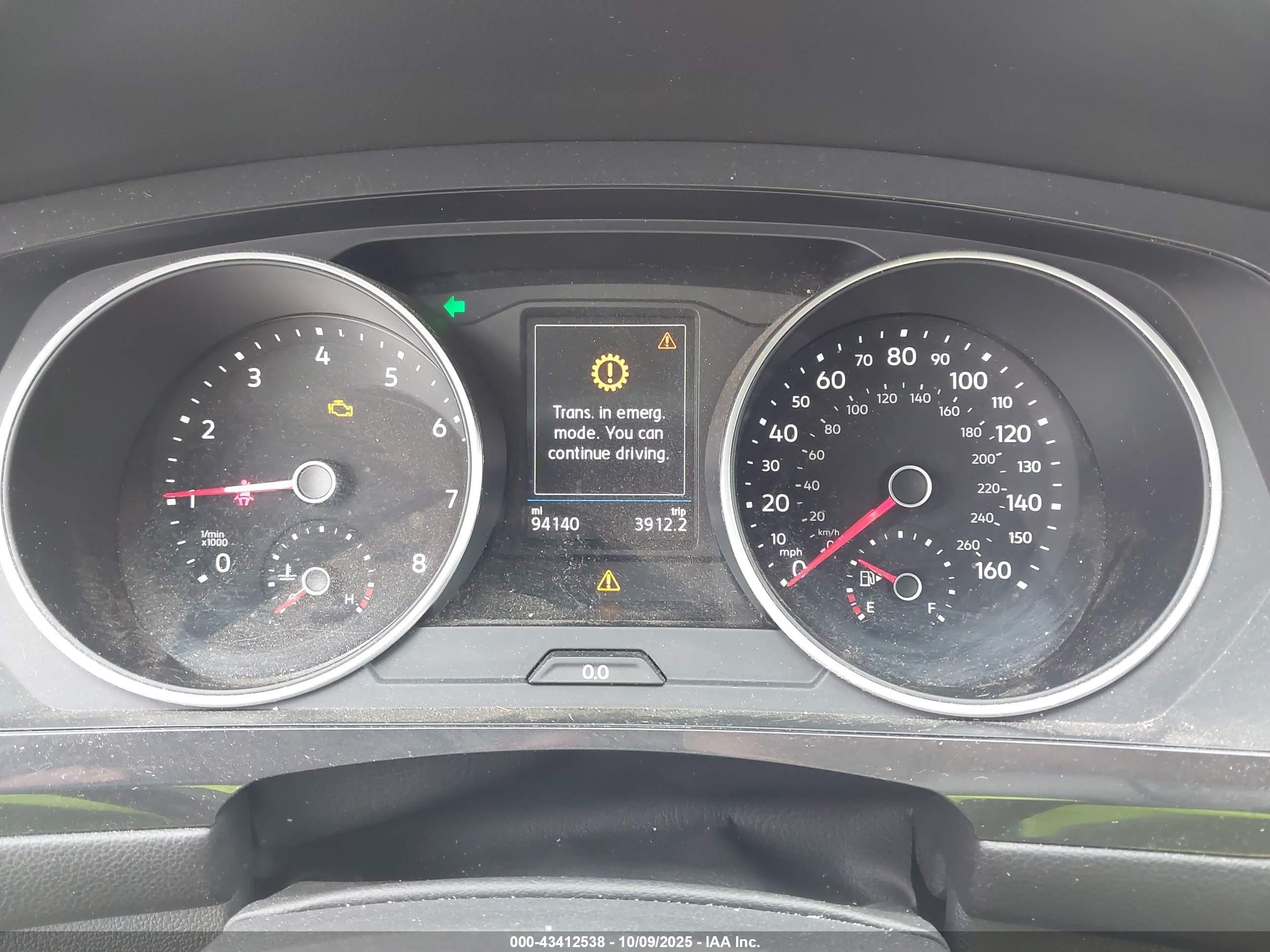 VOLKSWAGEN TIGUAN image 7