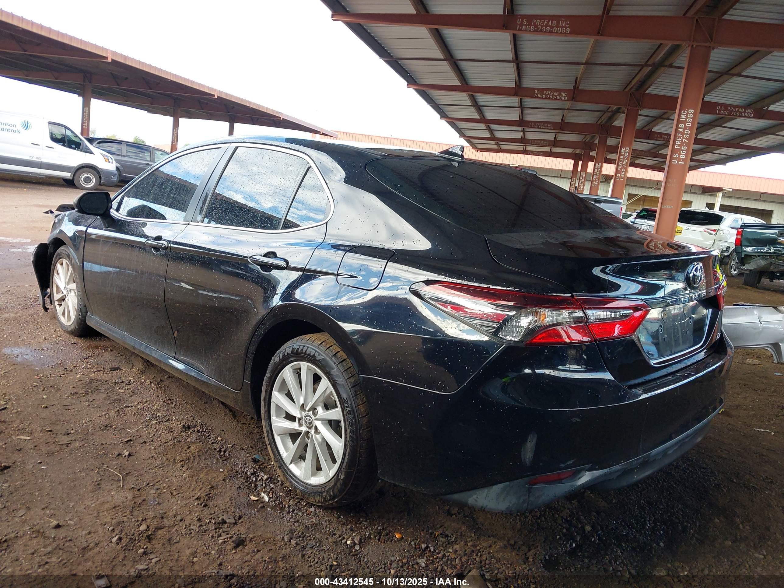 TOYOTA CAMRY image 3