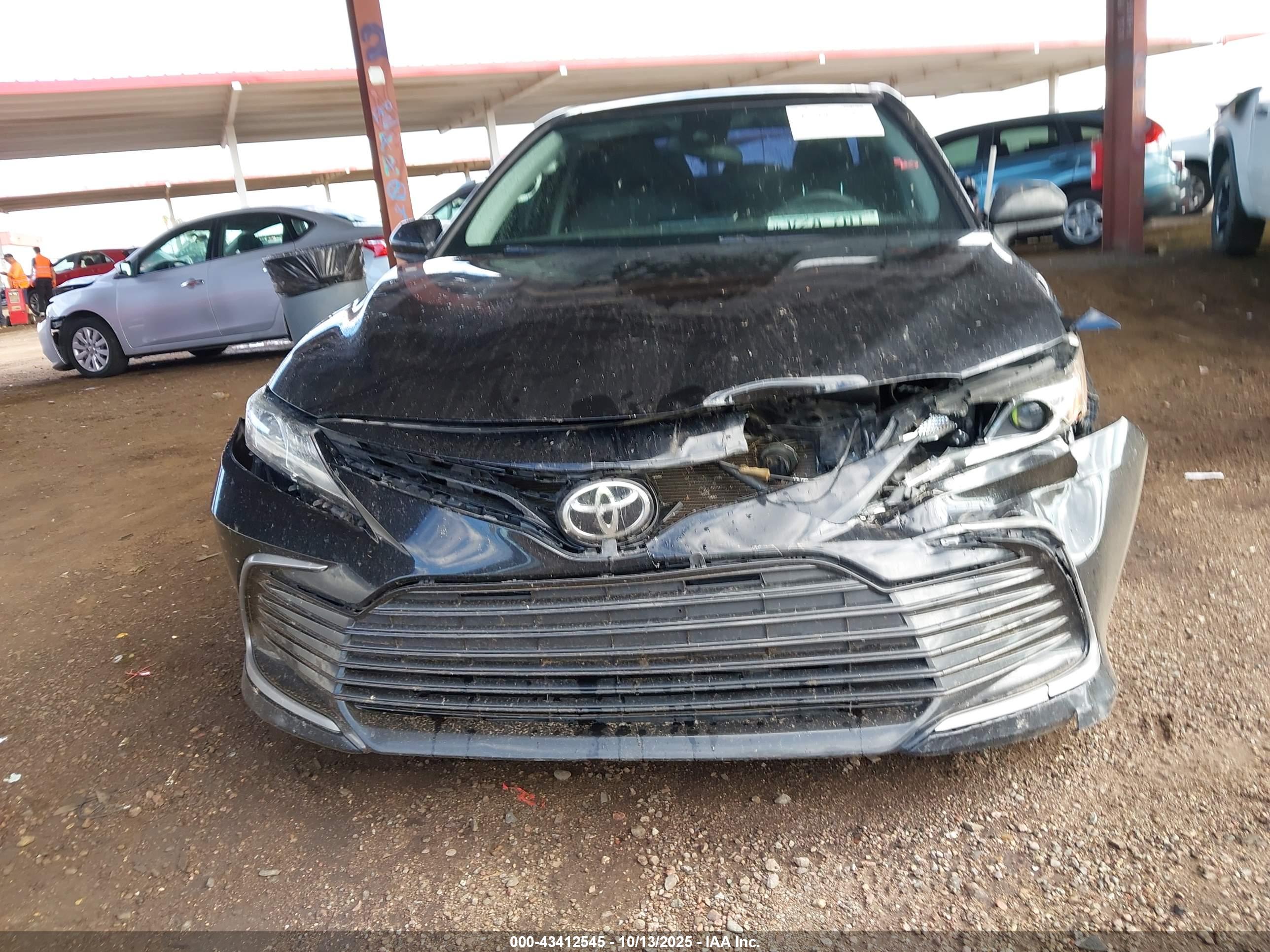 TOYOTA CAMRY image 6