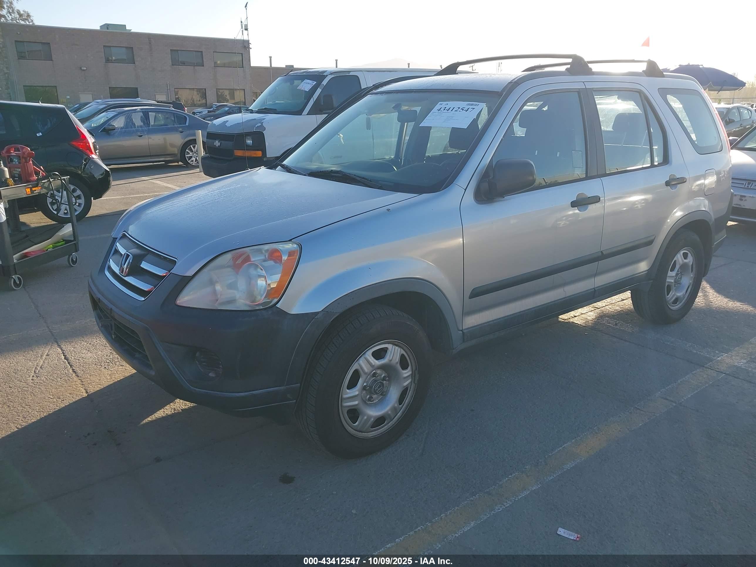 HONDA CR-V image 2