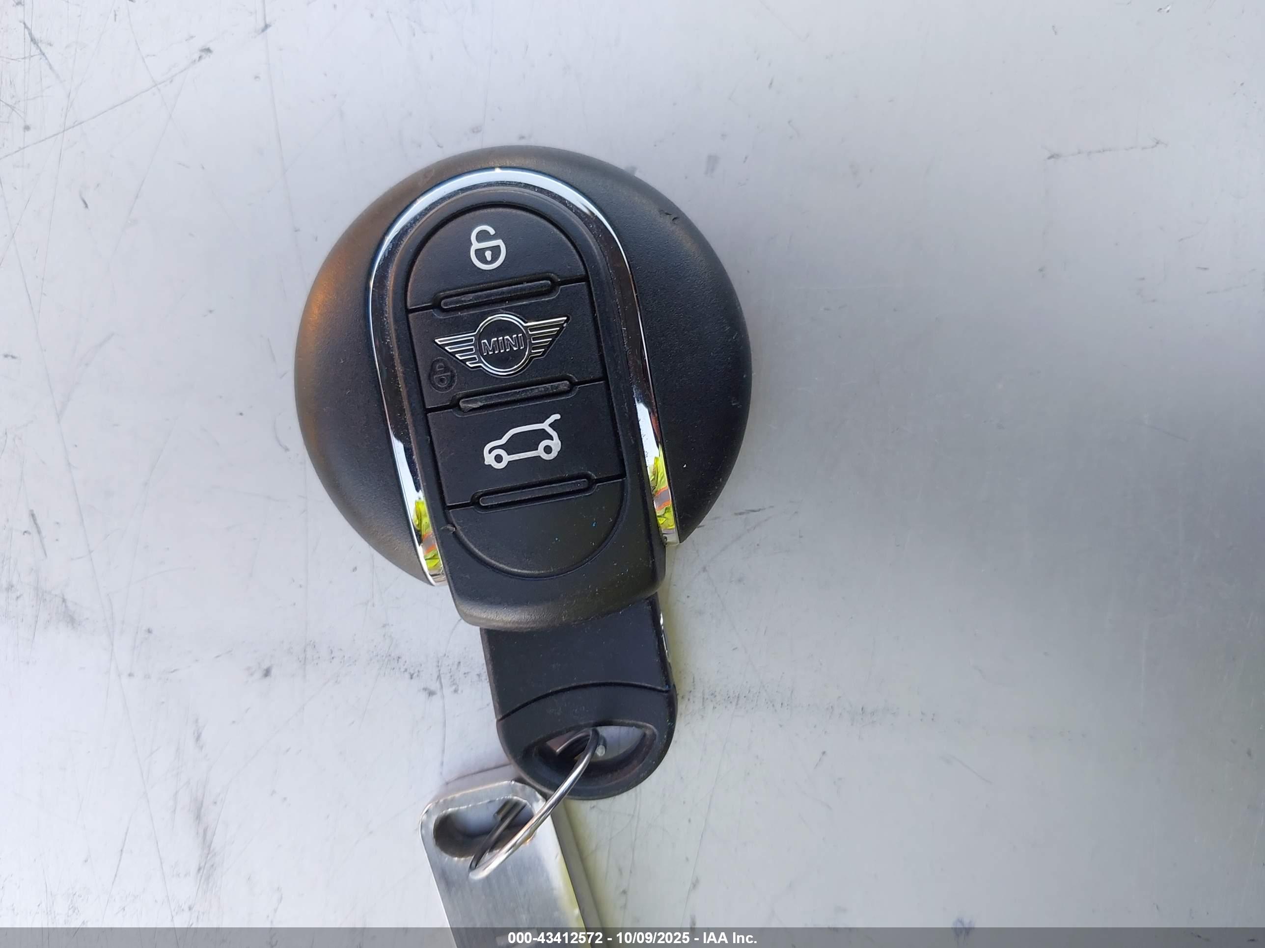 MINI CLUBMAN image 11