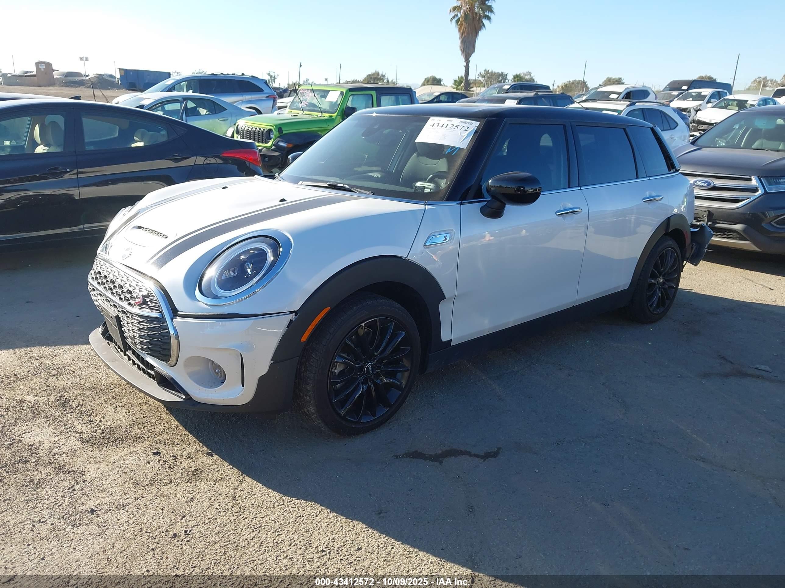 MINI CLUBMAN image 2