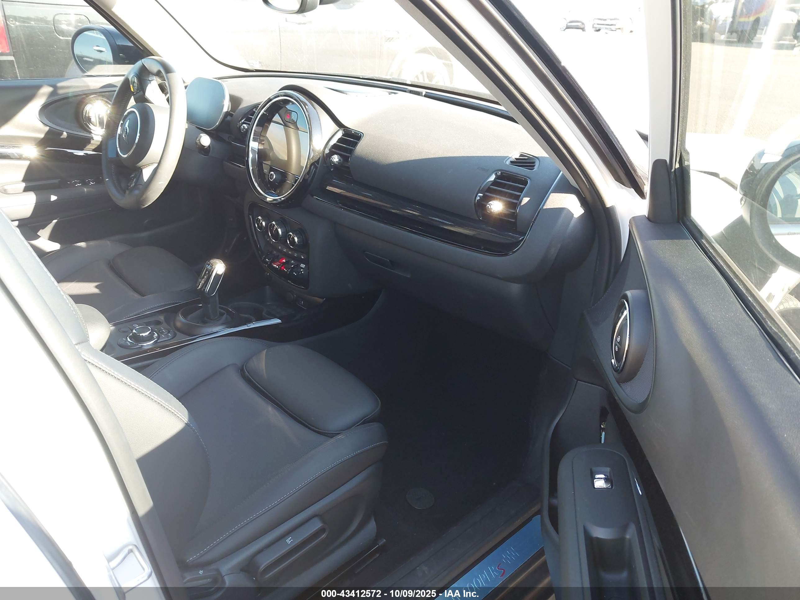 MINI CLUBMAN image 5