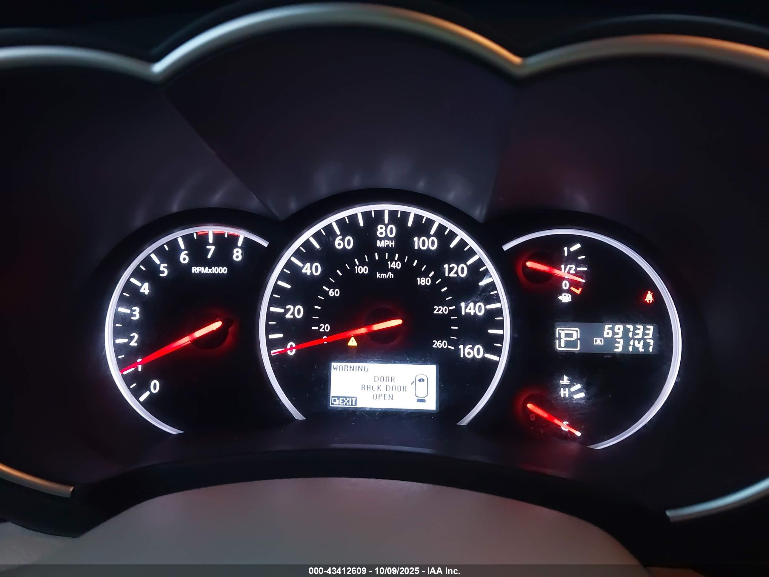 NISSAN QUEST image 7