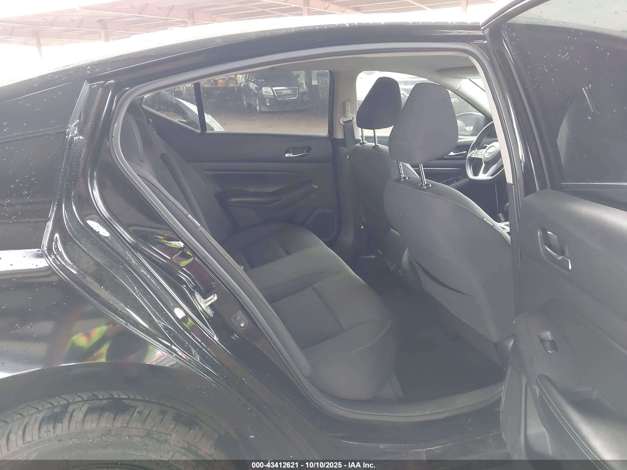 NISSAN ALTIMA image 8