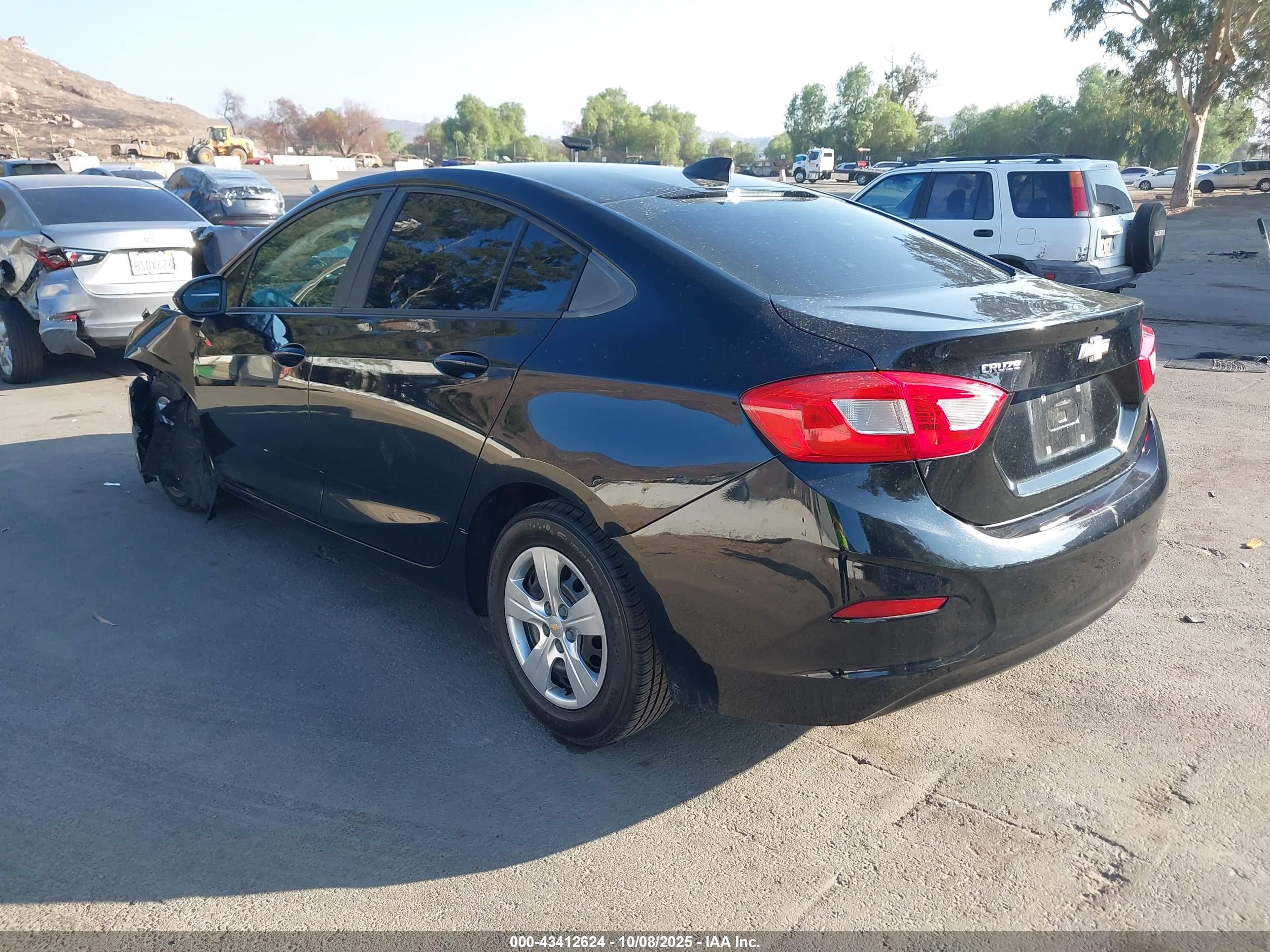 CHEVROLET CRUZE image 3