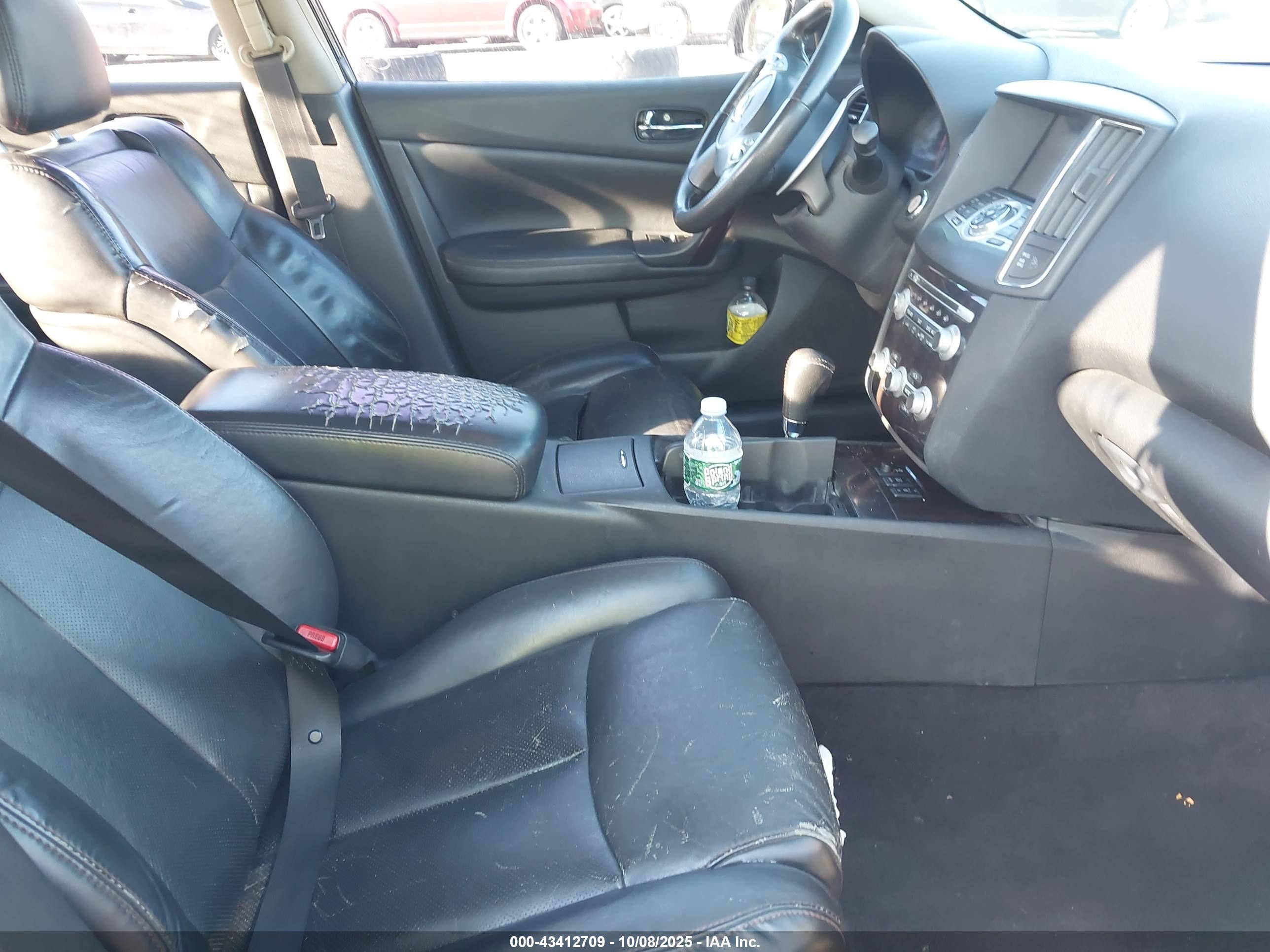 NISSAN MAXIMA image 5