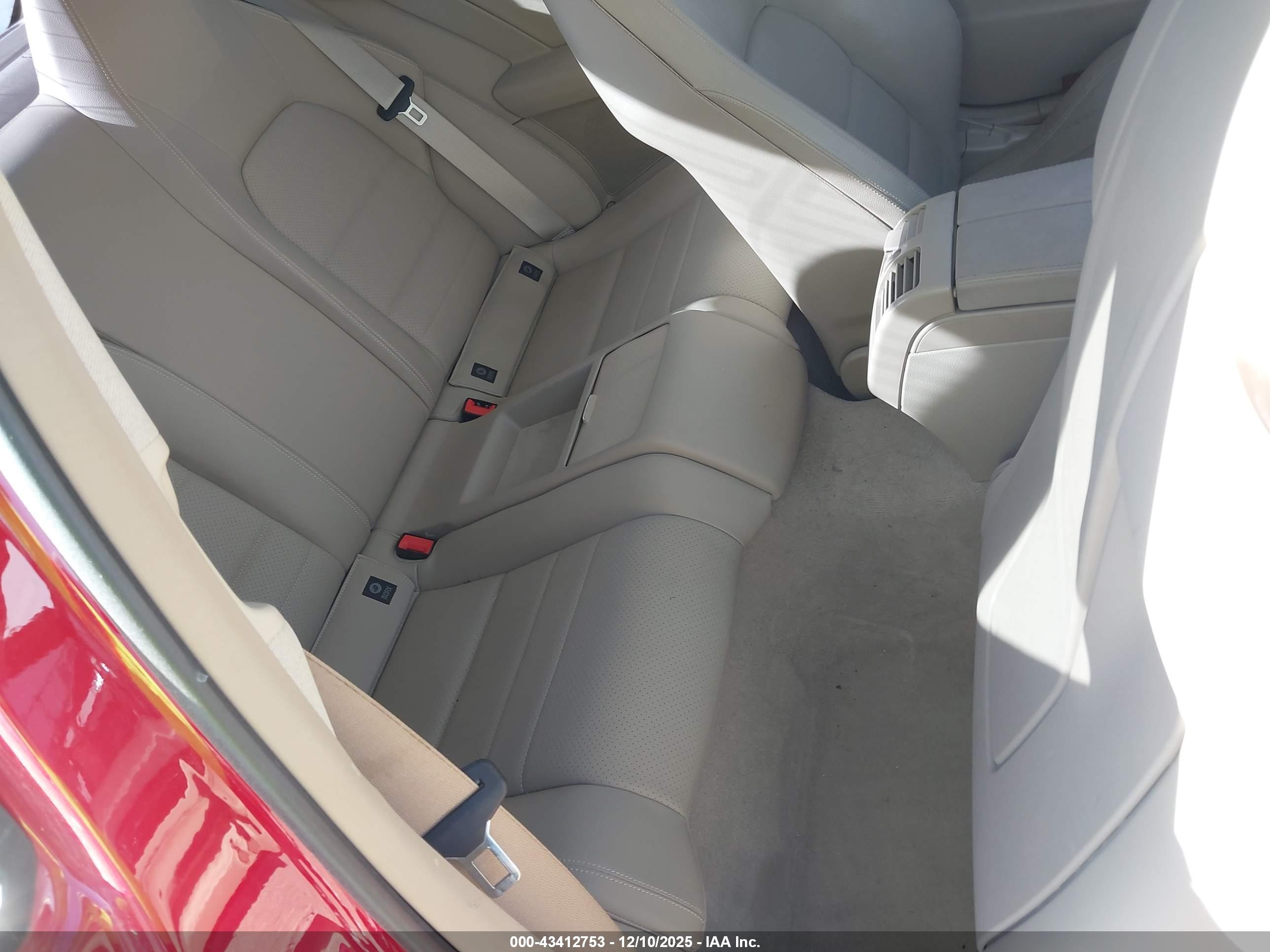MERCEDES-BENZ C image 8