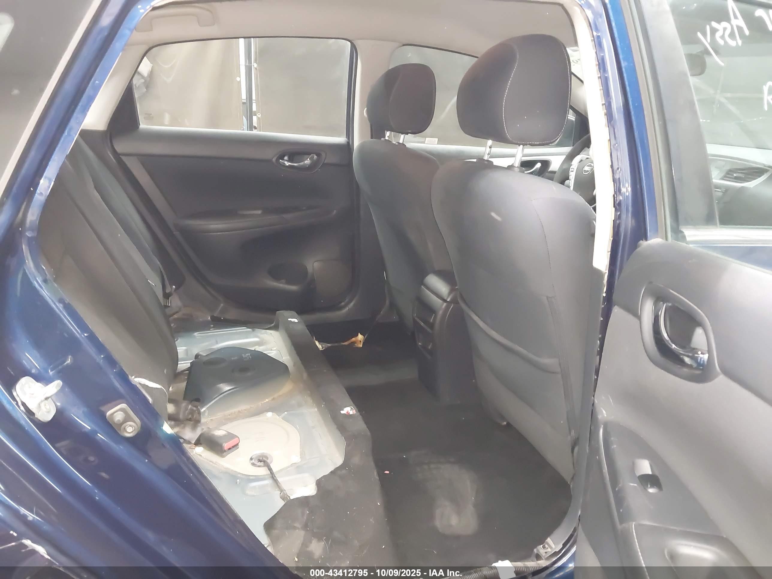 NISSAN SENTRA image 8