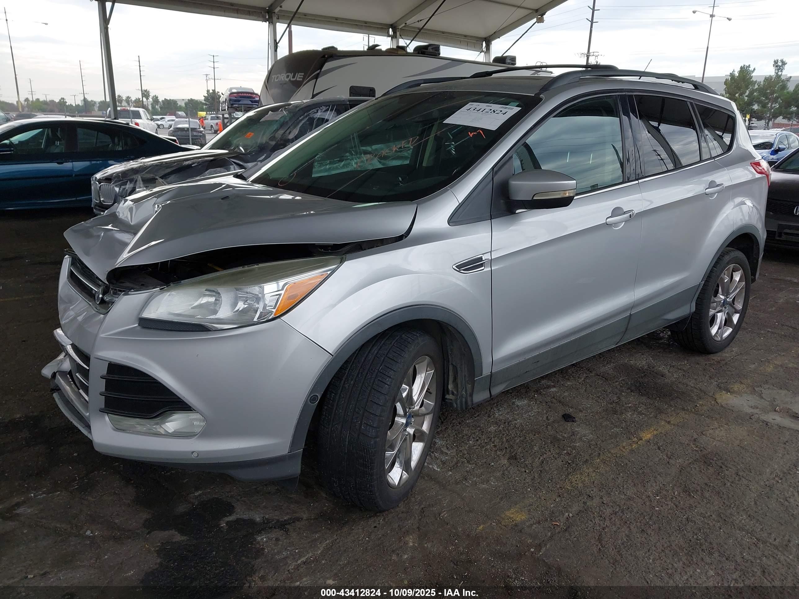 FORD ESCAPE image 2